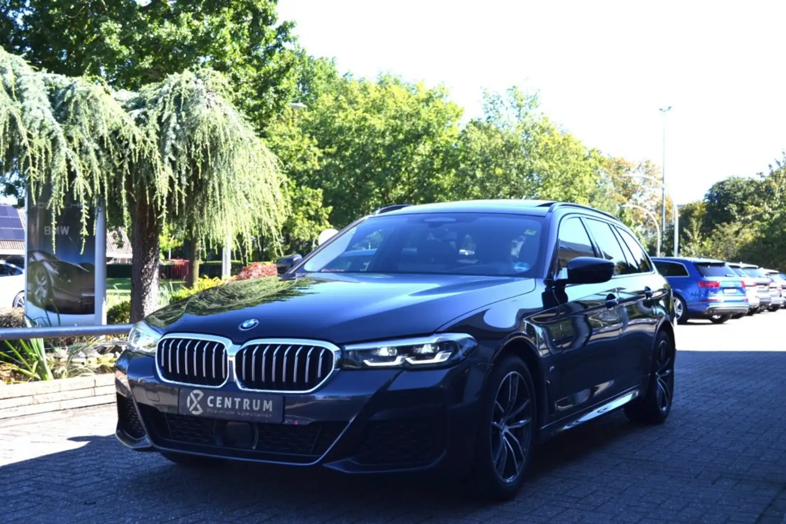BMW 530 530I M SPORT Pano - Trekhaak - Vol Grau - 1