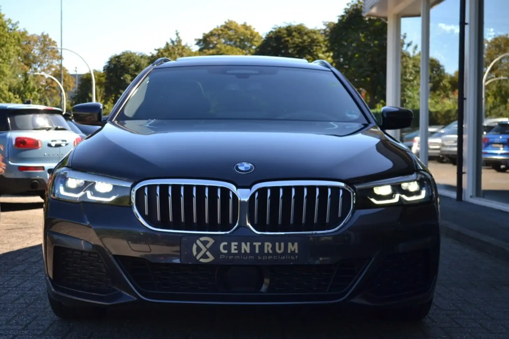 BMW 530 530I M SPORT Pano - Trekhaak - Vol Grau - 2