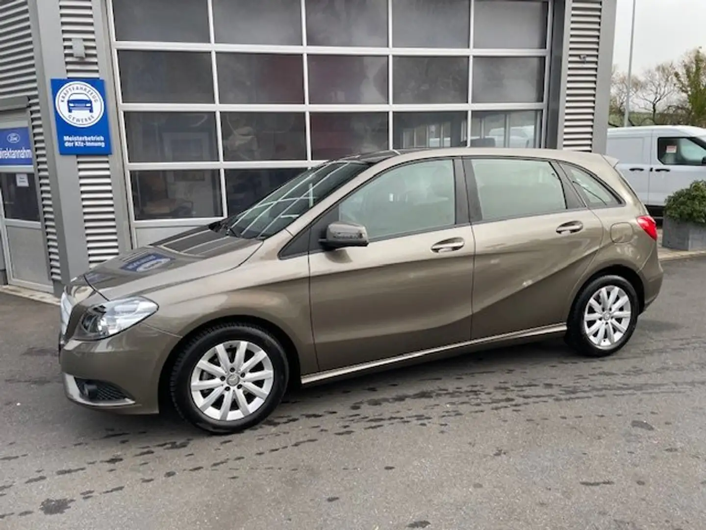 Mercedes-Benz B 180 B 180 Grau - 2