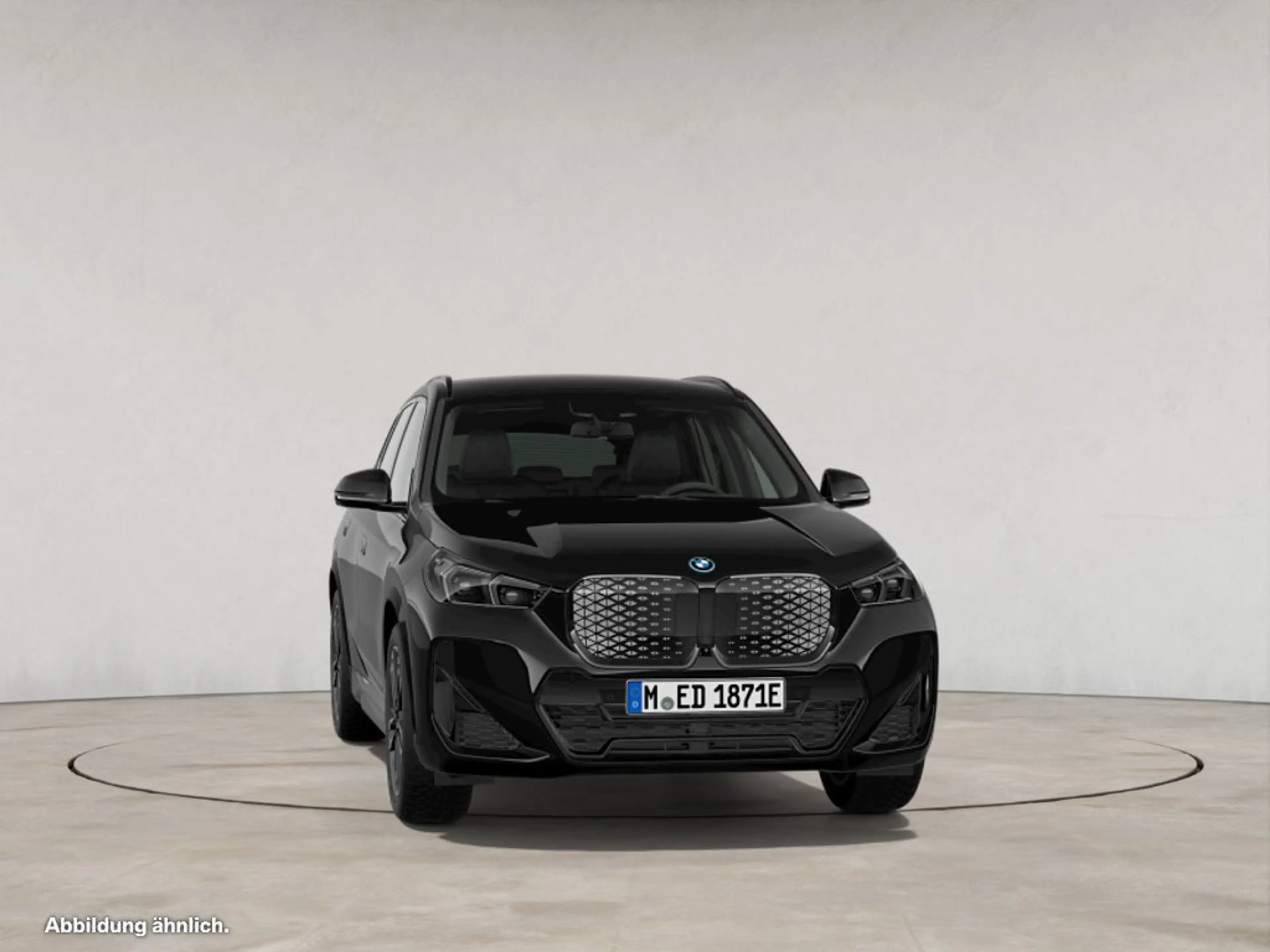BMW iX1 xDrive30 30 — photo 10