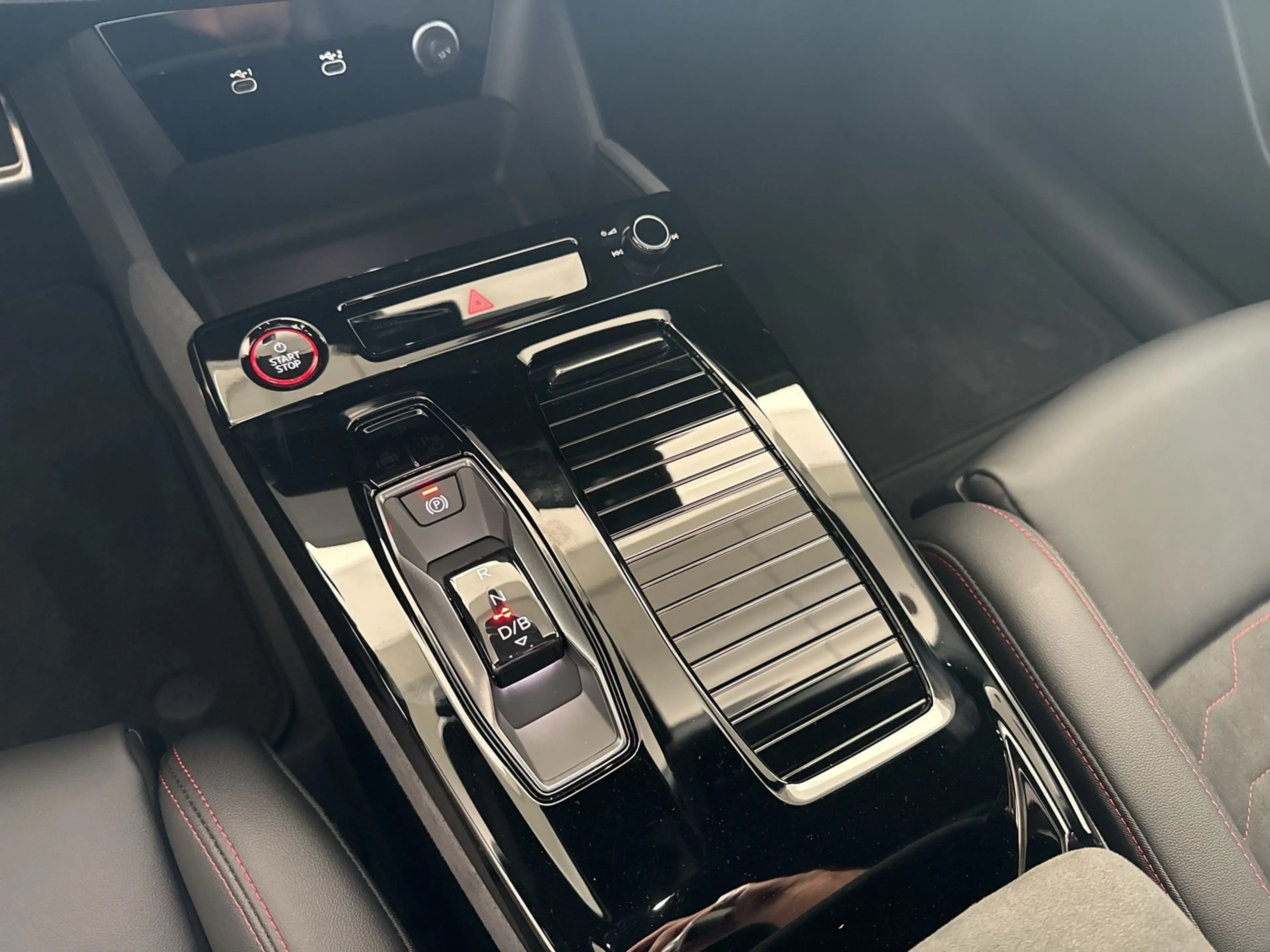 Audi S6 e-tron Sportback quattro B&O AHK 360°CAM LM21 — photo 10