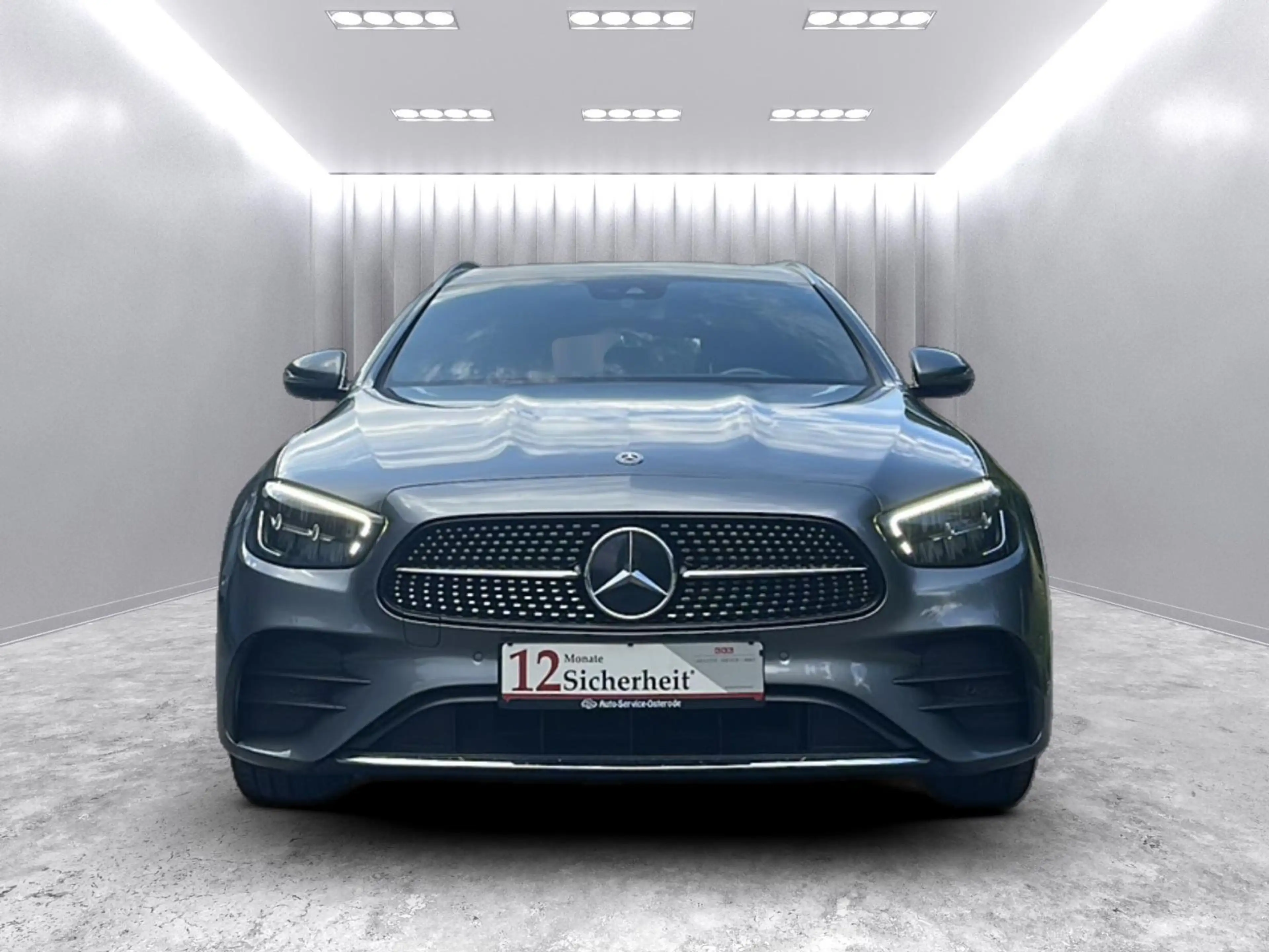 Mercedes-Benz E 220 T-Modell AMG *2.HD/AHK/SHD/MBUX/LED* — photo 2