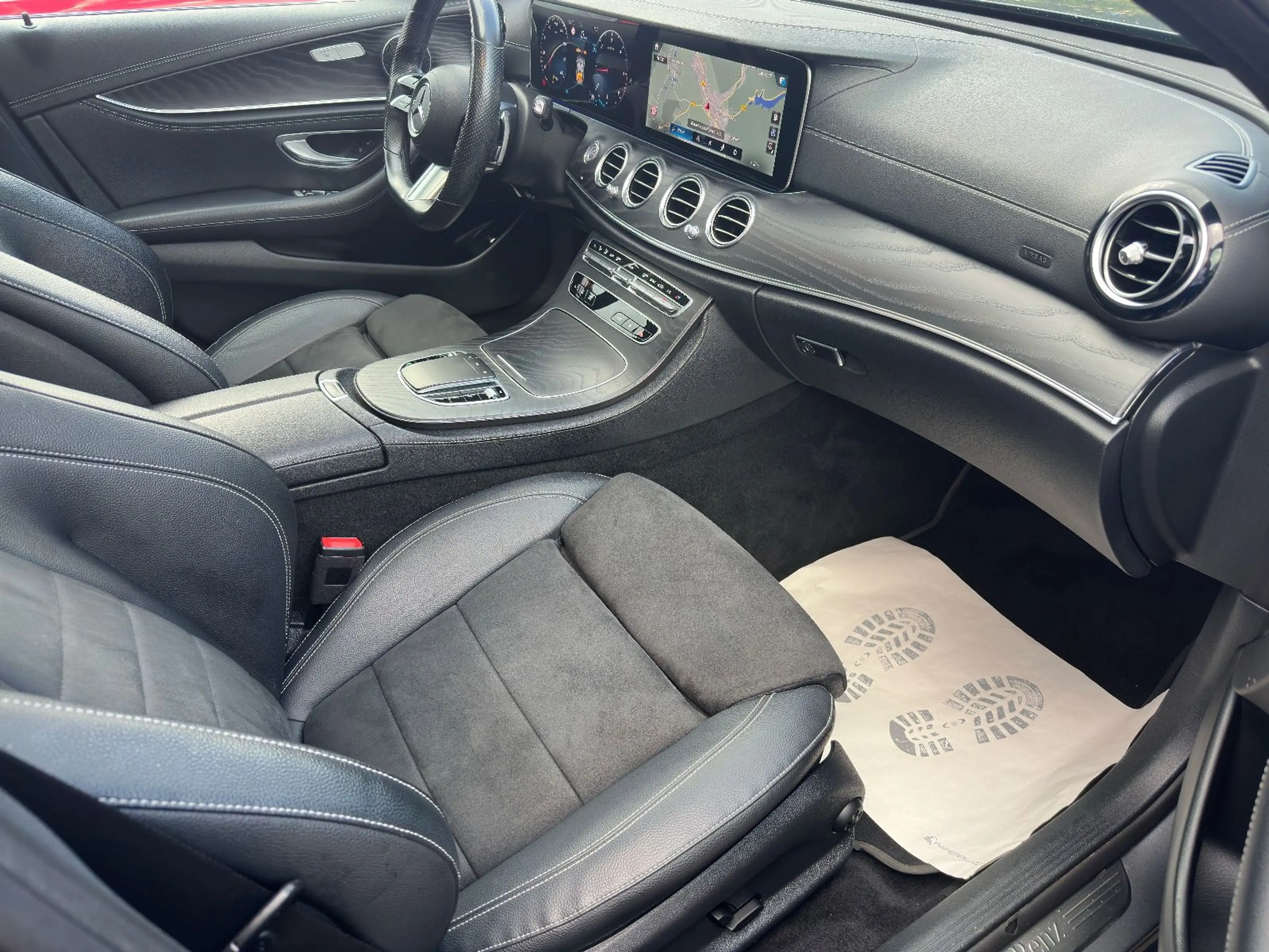 Mercedes-Benz E 220 T-Modell AMG *2.HD/AHK/SHD/MBUX/LED* — photo 13