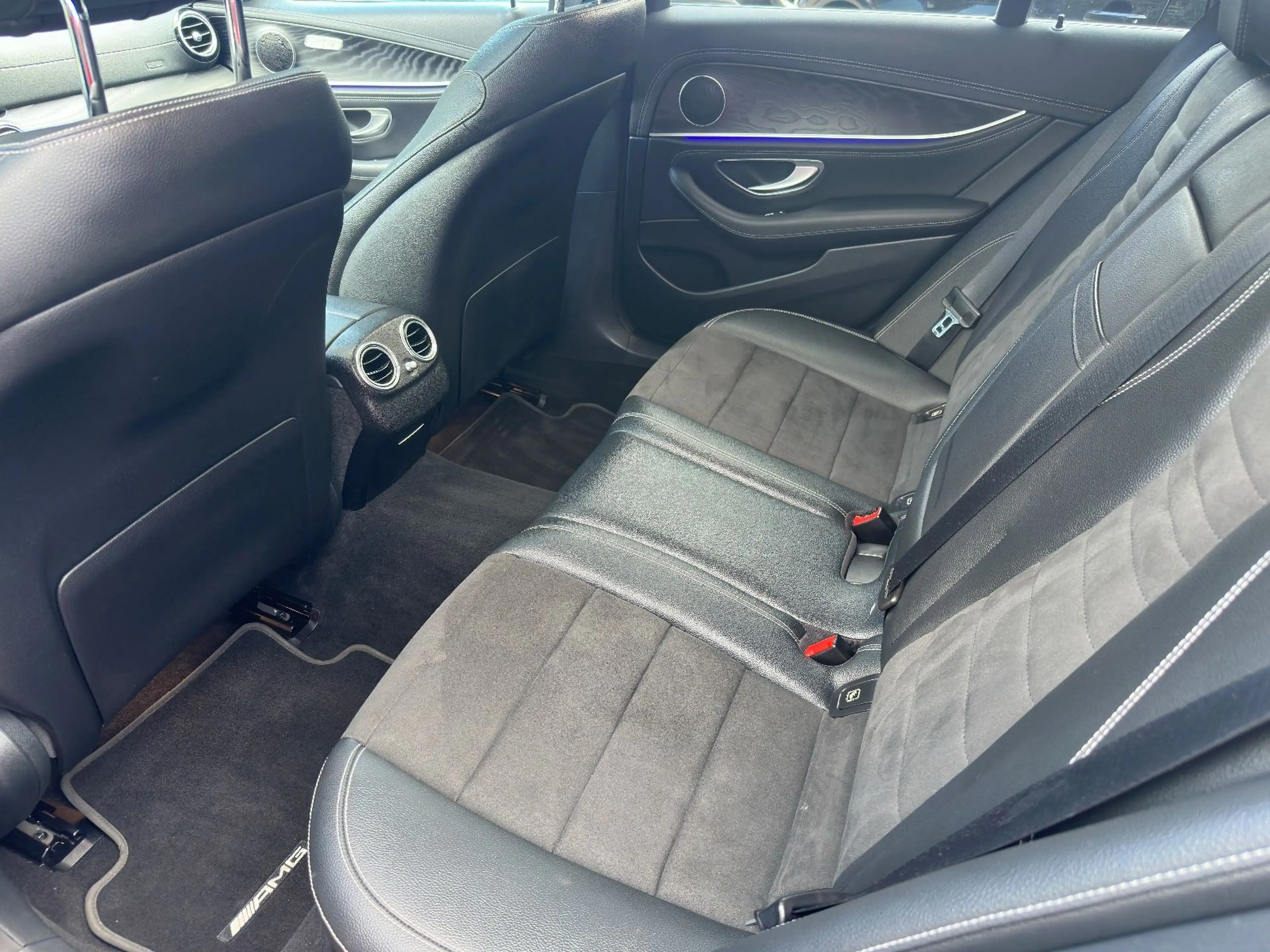 Mercedes-Benz E 220 T-Modell AMG *2.HD/AHK/SHD/MBUX/LED* — photo 15