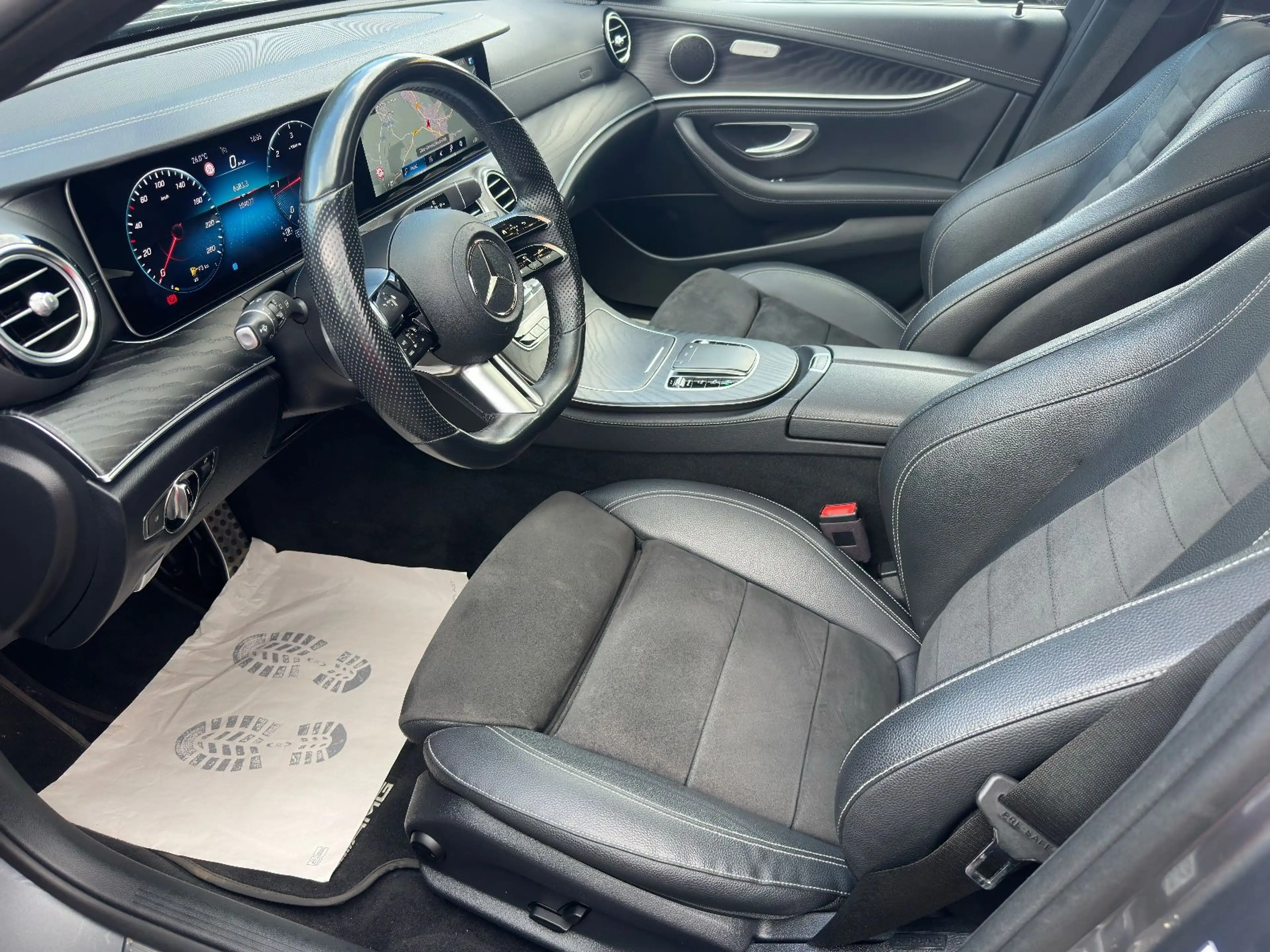 Mercedes-Benz E 220 T-Modell AMG *2.HD/AHK/SHD/MBUX/LED* — photo 9