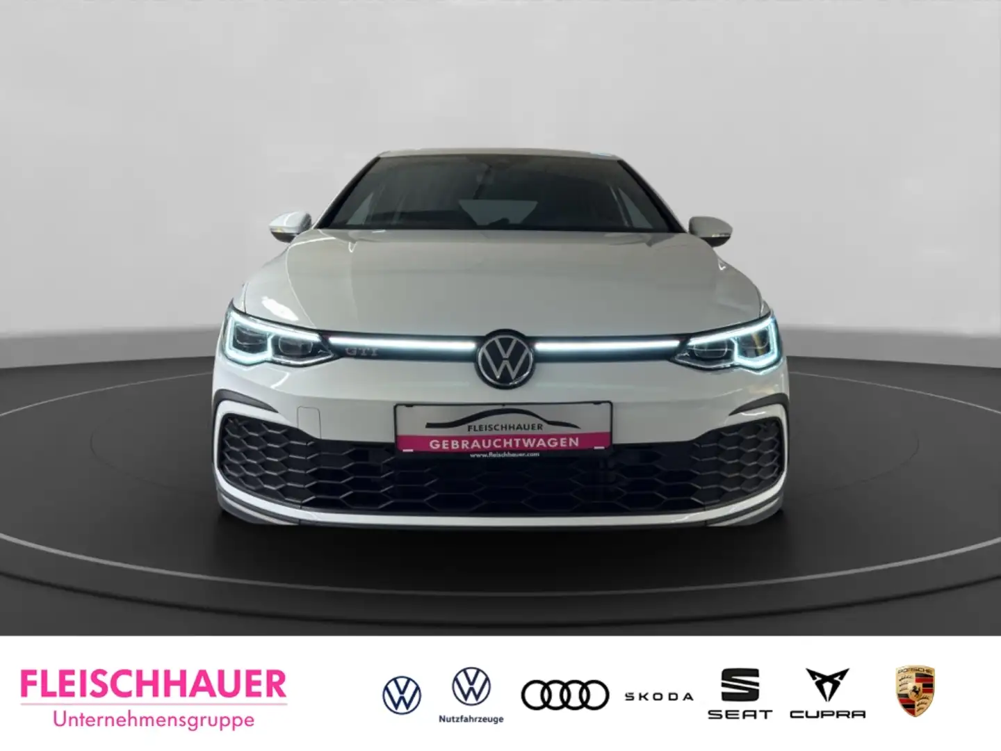 Volkswagen Golf GTI VIII 2.0 TSI LED+DC+ACC+NAVI+CARPLAY+SHZ+PDC V&H+ Bílá - 2