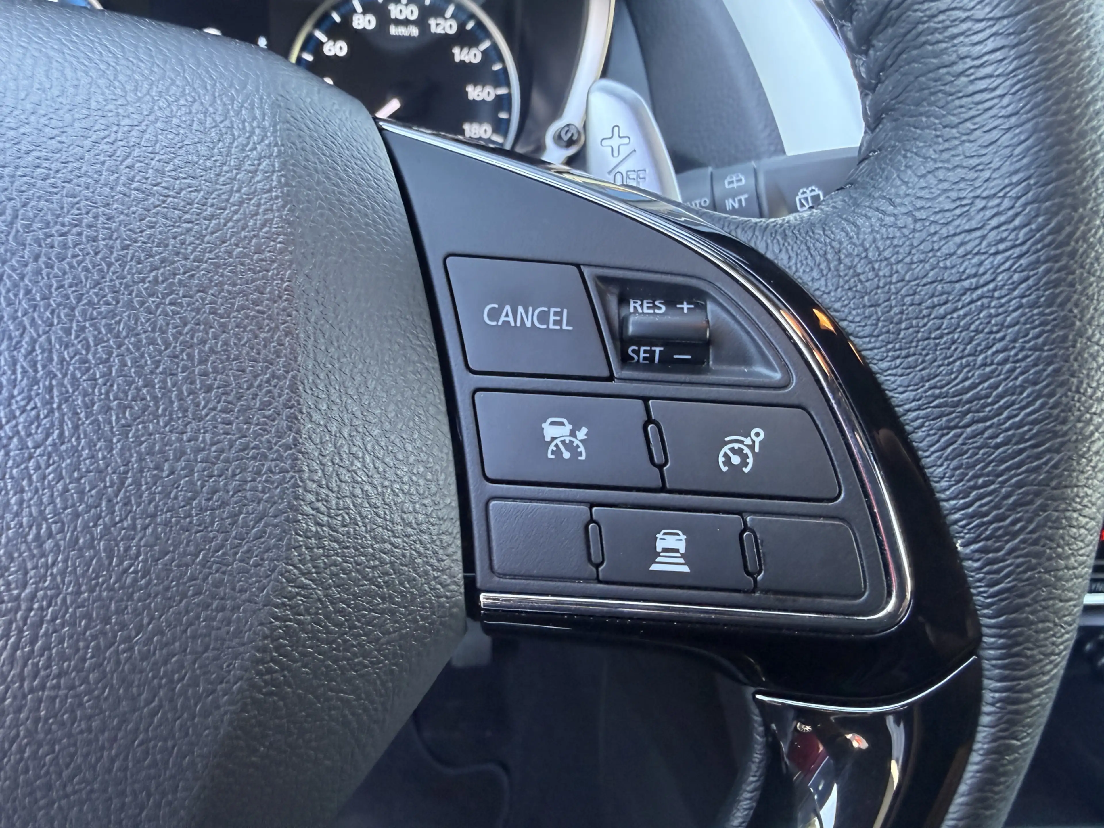 Mitsubishi Eclipse Cross 2.4 PHEV Executive 360Cam/Apple — photo 12