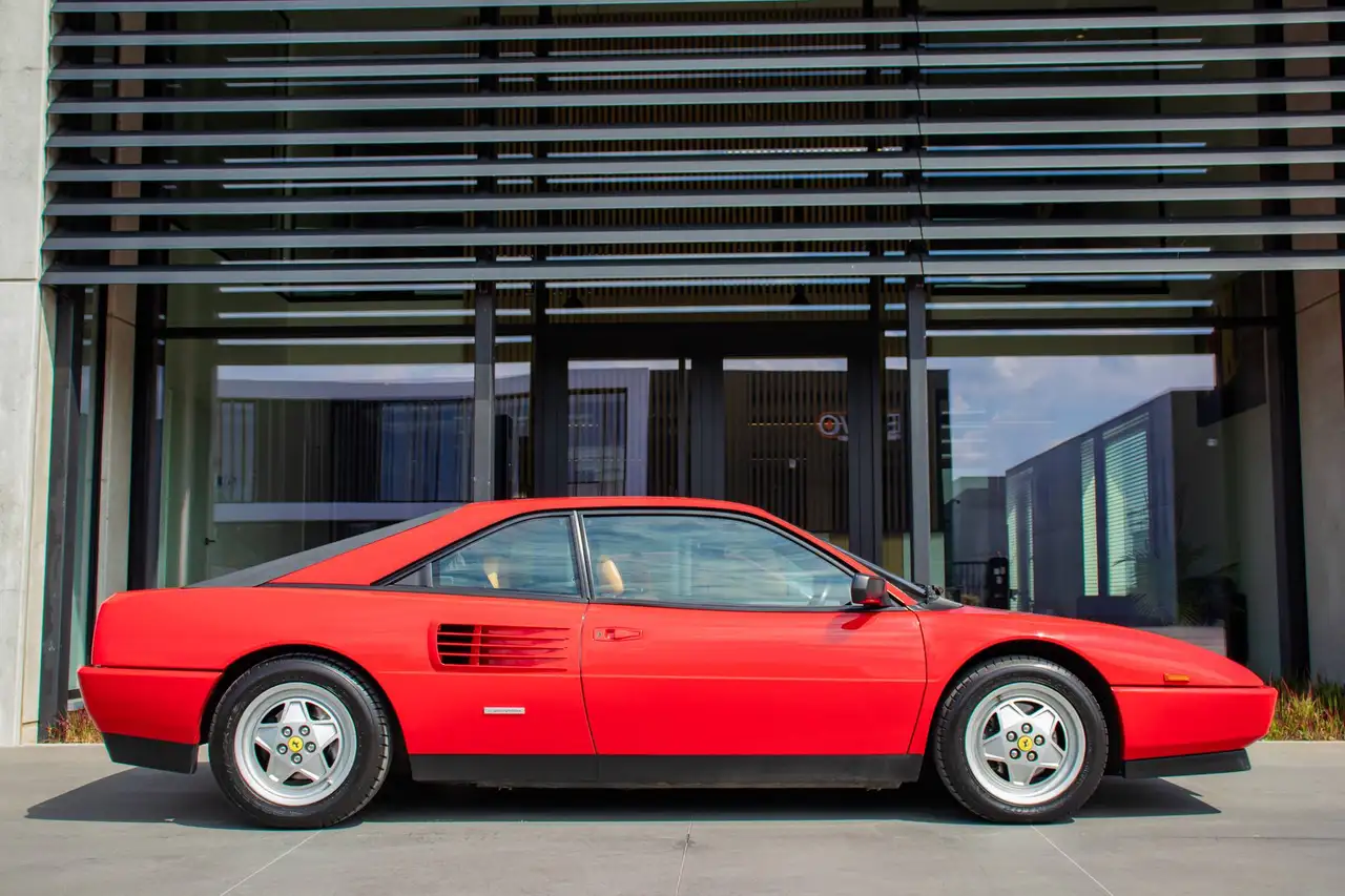 Ferrari Mondial T Coupé 3.4 V8 Manueel / 4 ZITPLAATSEN / HISTORIEK / OLDTIMER / BELG / LEDER / AIRCO / ELEKTR. RAMEN !, foto 10