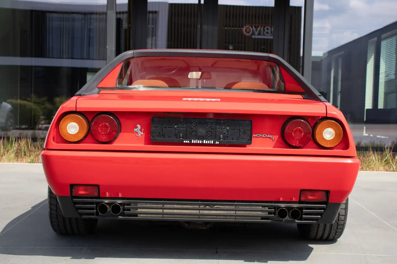 Ferrari Mondial T Coupé 3.4 V8 Manueel / 4 ZITPLAATSEN / HISTORIEK / OLDTIMER / BELG / LEDER / AIRCO / ELEKTR. RAMEN !, foto 12