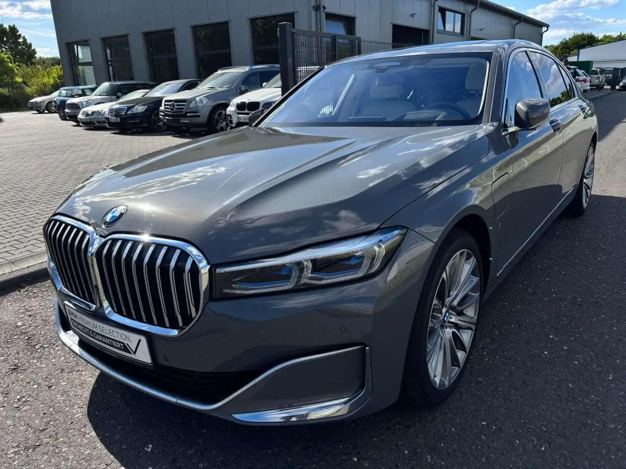 BMW 745