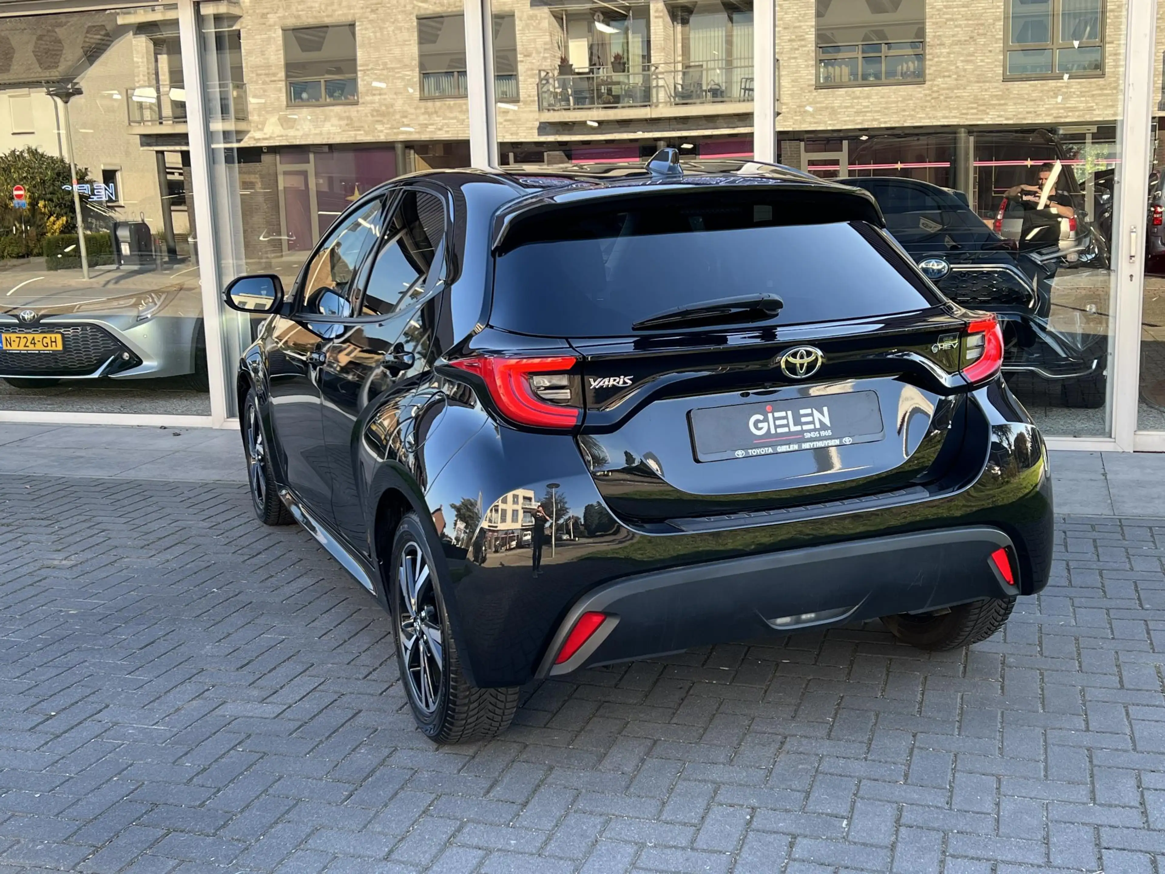 Toyota Yaris 1.5 Hybrid 116 Dynamic Plus | Stoel + Stuurverwarm — photo 11