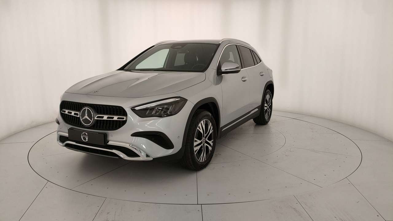 Mercedes-Benz GLA 180 d Business Extra auto