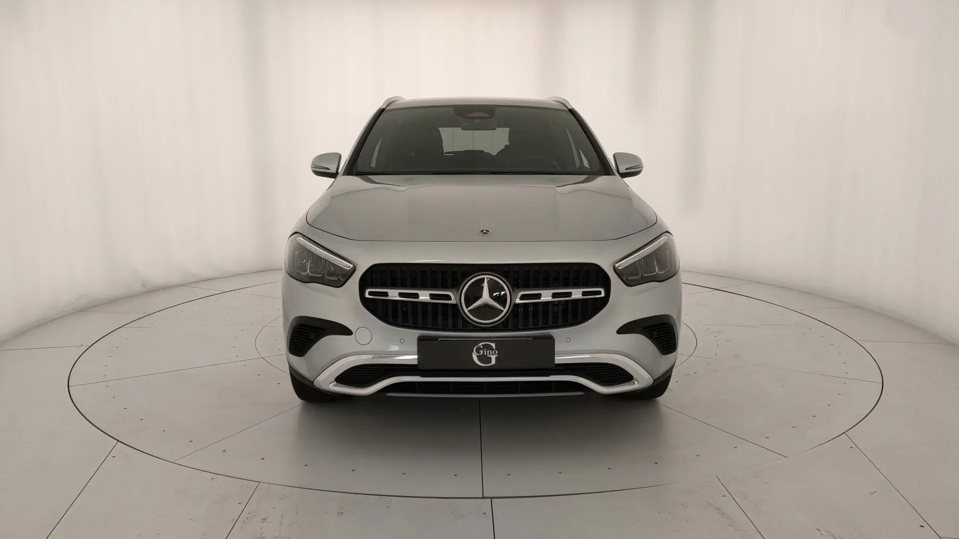 Mercedes-Benz GLA 180 d Business Extra auto Zilver - 2