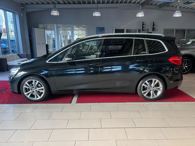BMW 2 Series view 2