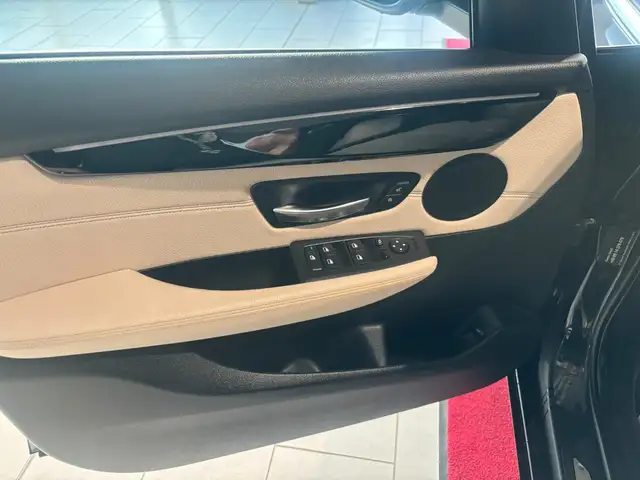 BMW 2 Series view 12