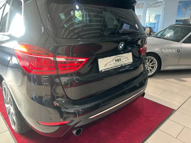 BMW 2 Series view 4