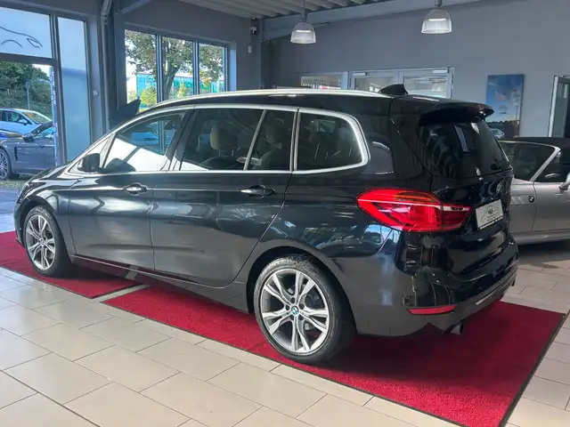 BMW 2 Series view 3