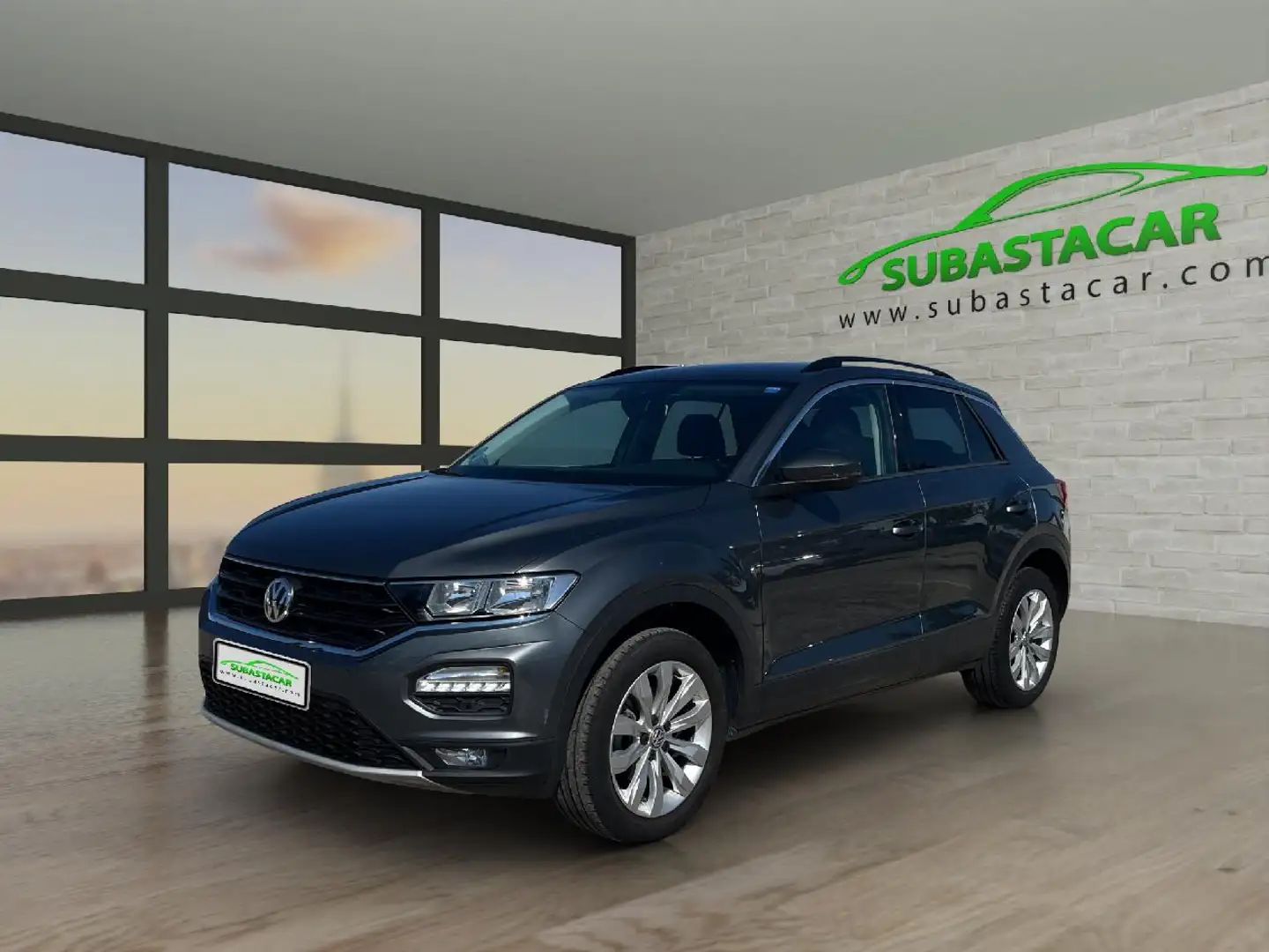 Volkswagen T-Roc 1.6TDI Advance Gris - 1