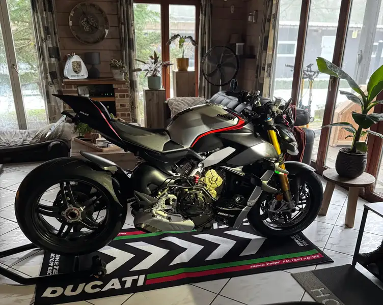 Ducati Streetfighter - foto 2