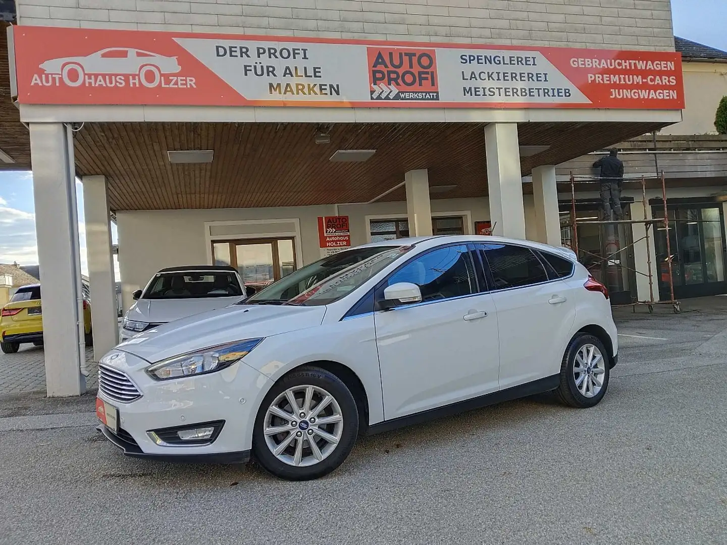 Ford Focus 1,0 EcoBoost Titanium Weiß - 1