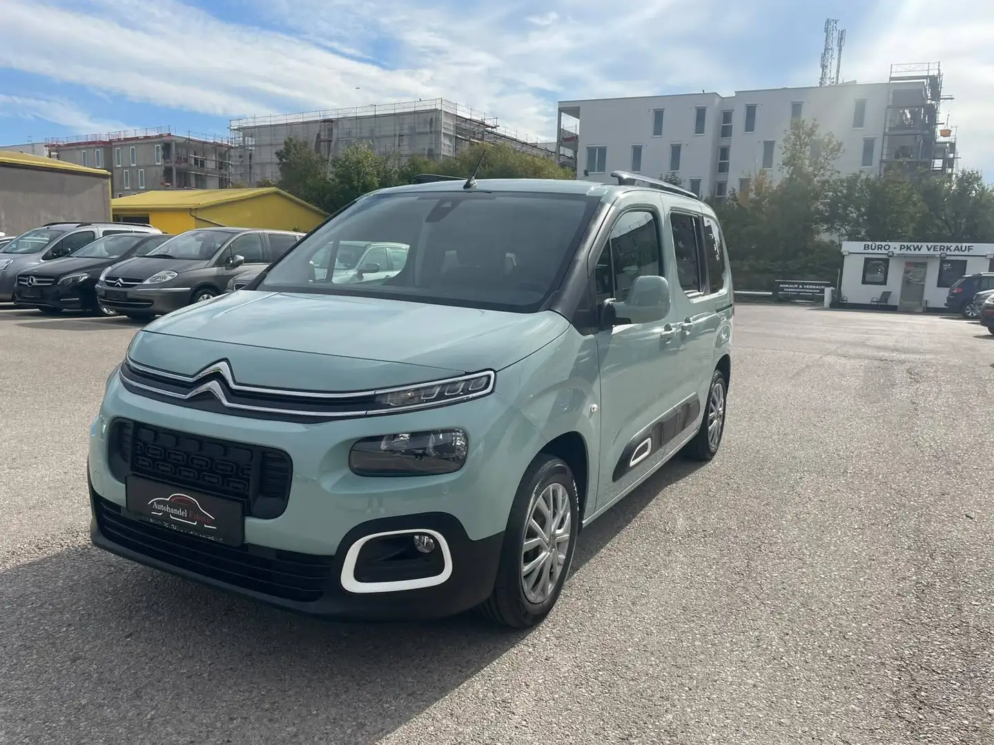 Citroen Berlingo PureTech 110PS Feel PICKERL 01/27 Parkhilfe Tempomat Grün - 1