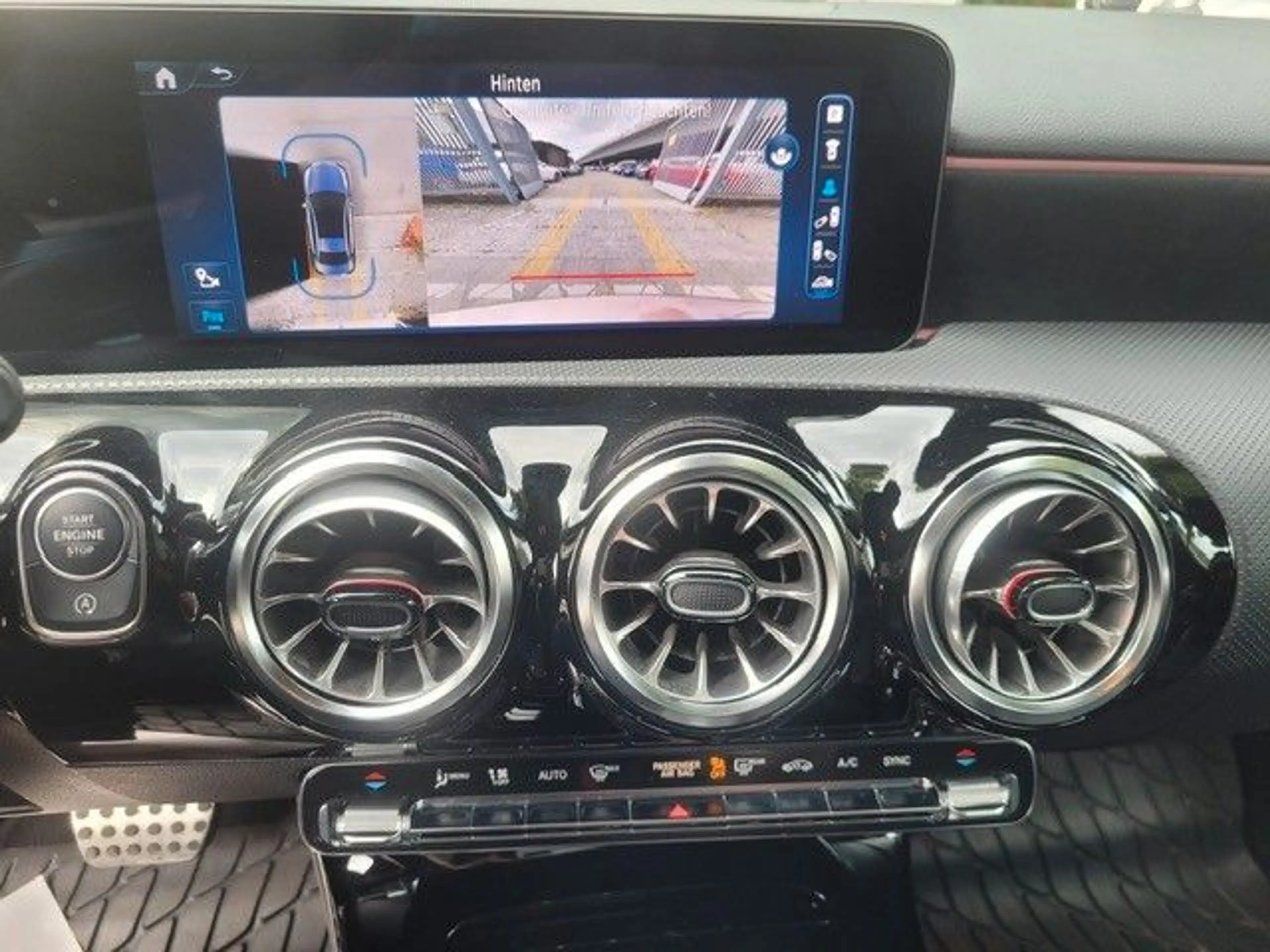 Mercedes-Benz A 200 AMG Automatik Pano Head-Up Keyless Kamera — photo 5