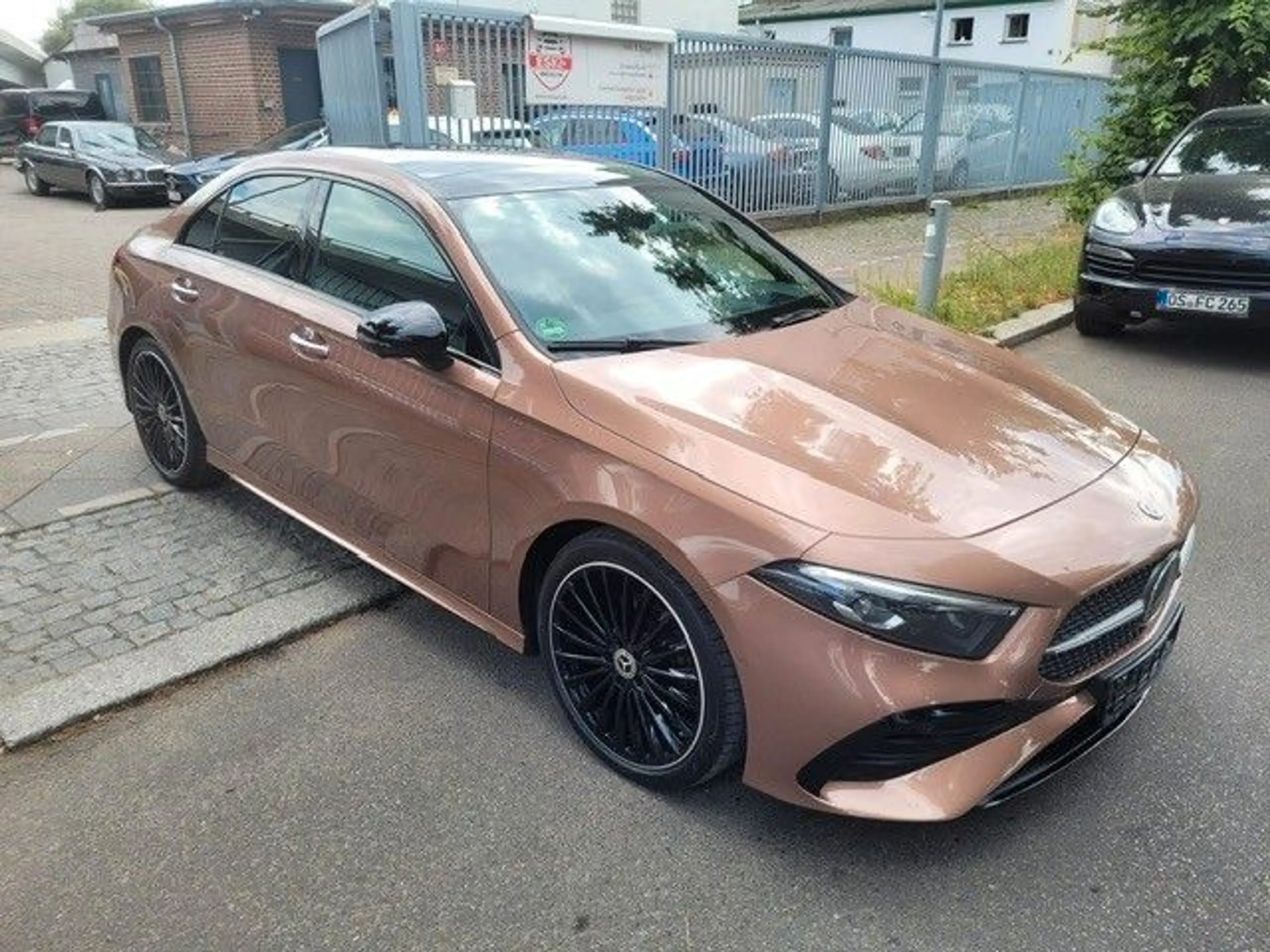 Mercedes-Benz A 200 AMG Automatik Pano Head-Up Keyless Kamera