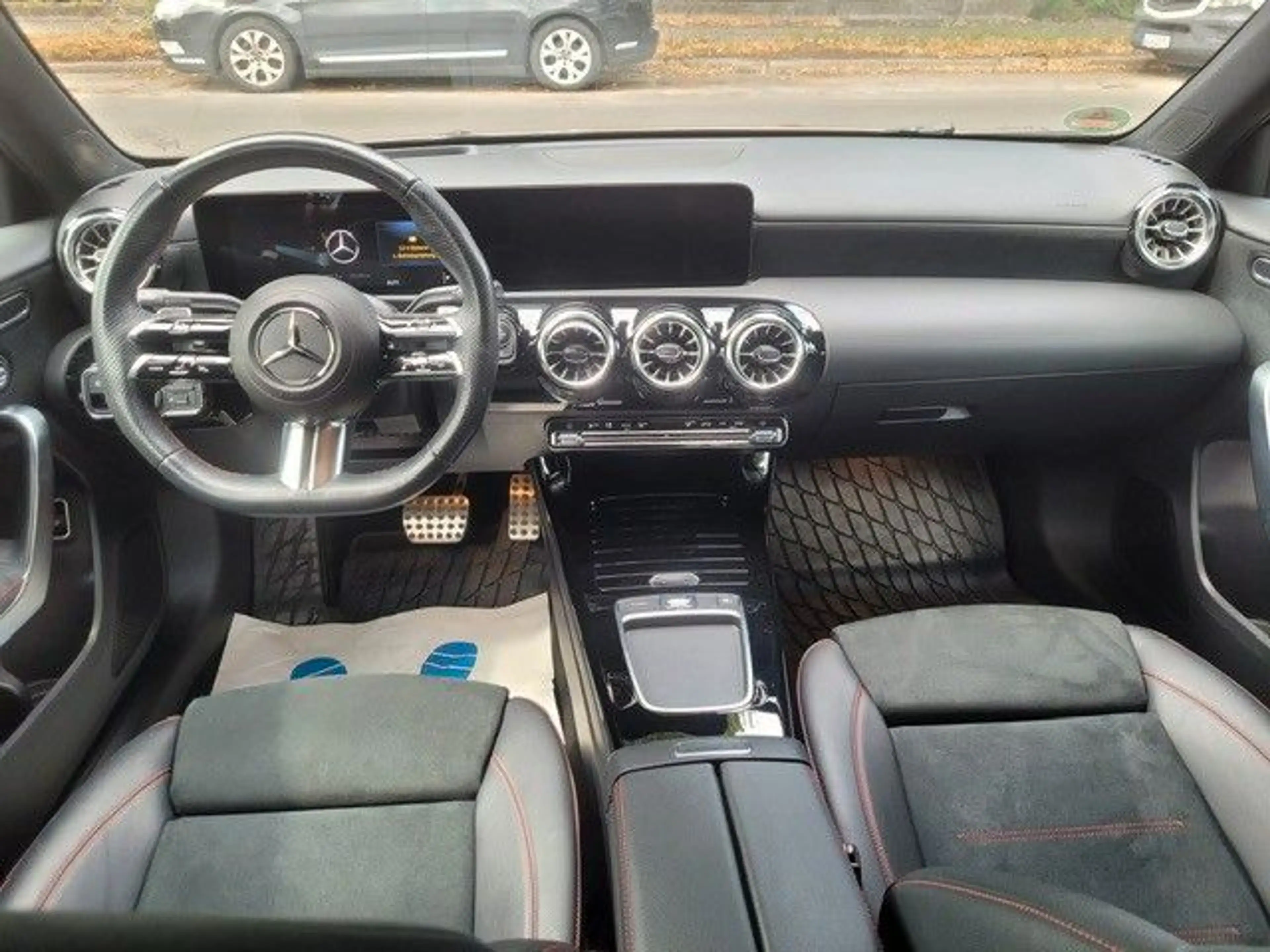Mercedes-Benz A 200 AMG Automatik Pano Head-Up Keyless Kamera — photo 6