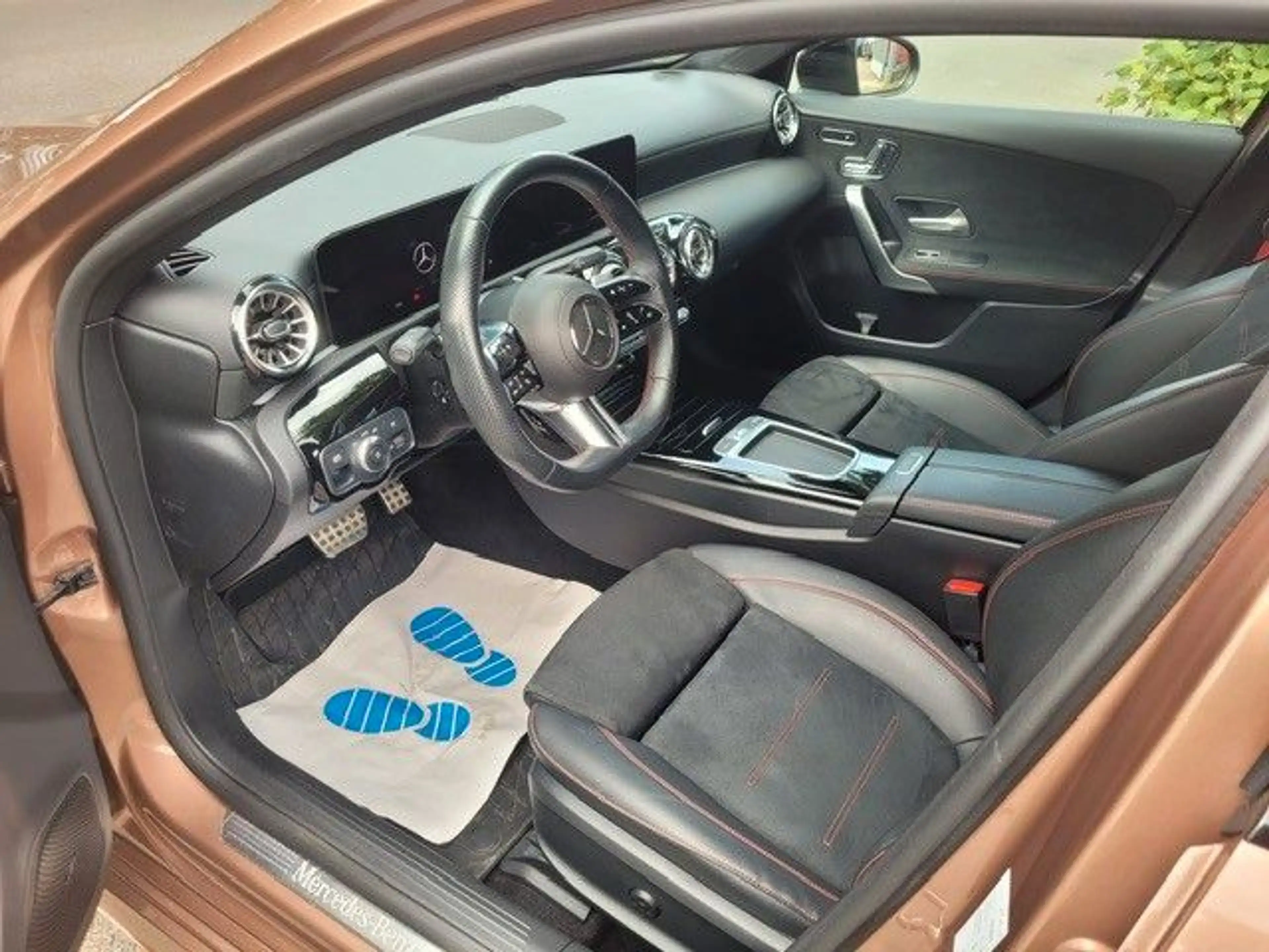 Mercedes-Benz A 200 AMG Automatik Pano Head-Up Keyless Kamera — photo 8