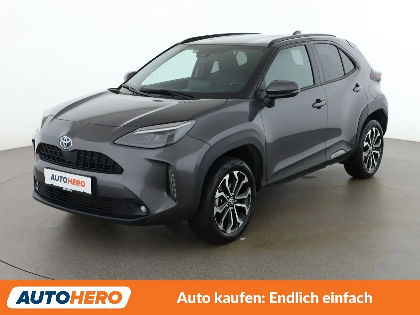 Toyota Yaris Cross 1.5 Hybrid AWD-i Active Drive Grau - 1