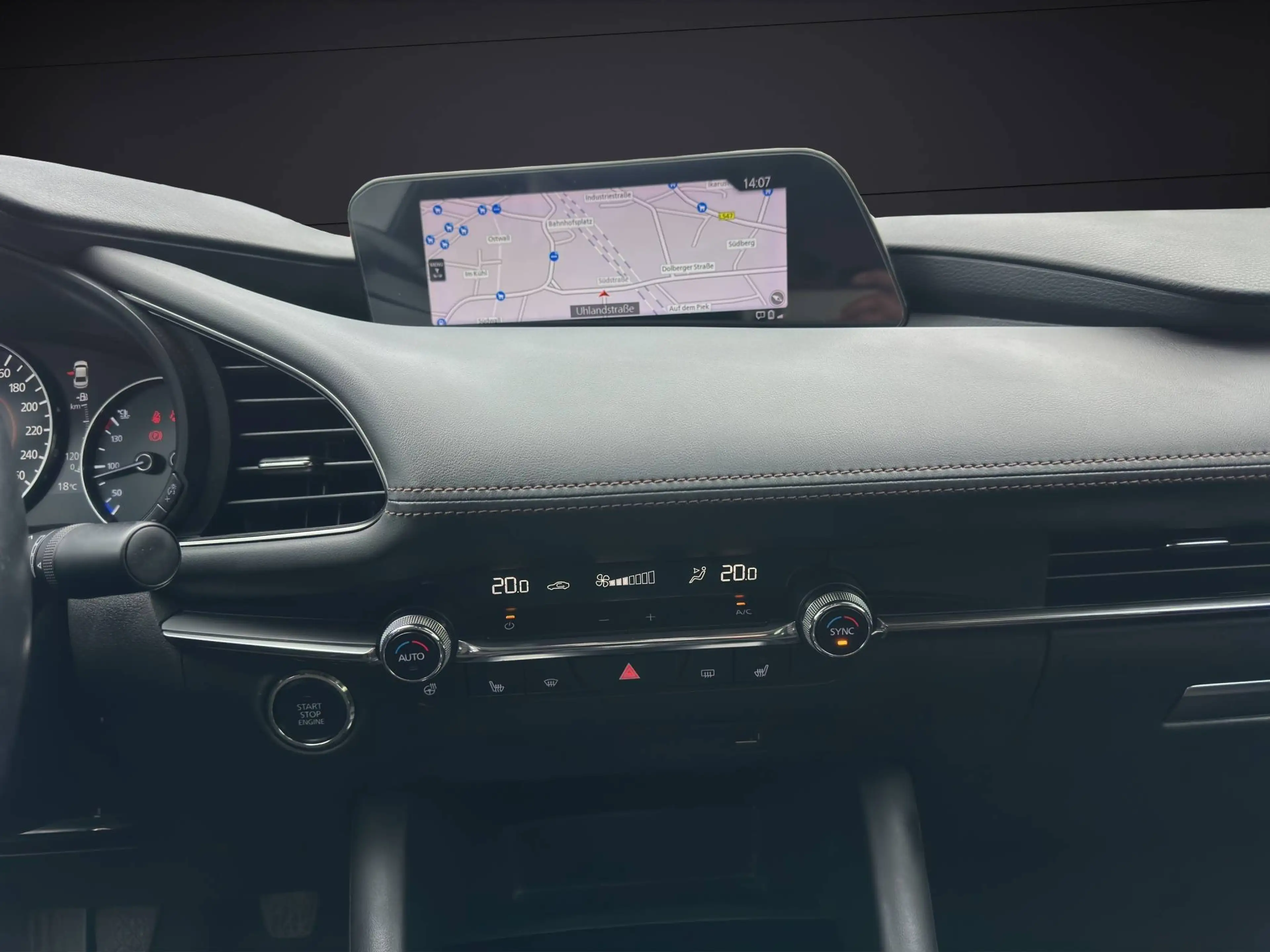 Mazda 3 4-trg. Selection BOSE KMRA NAVI LED — photo 13