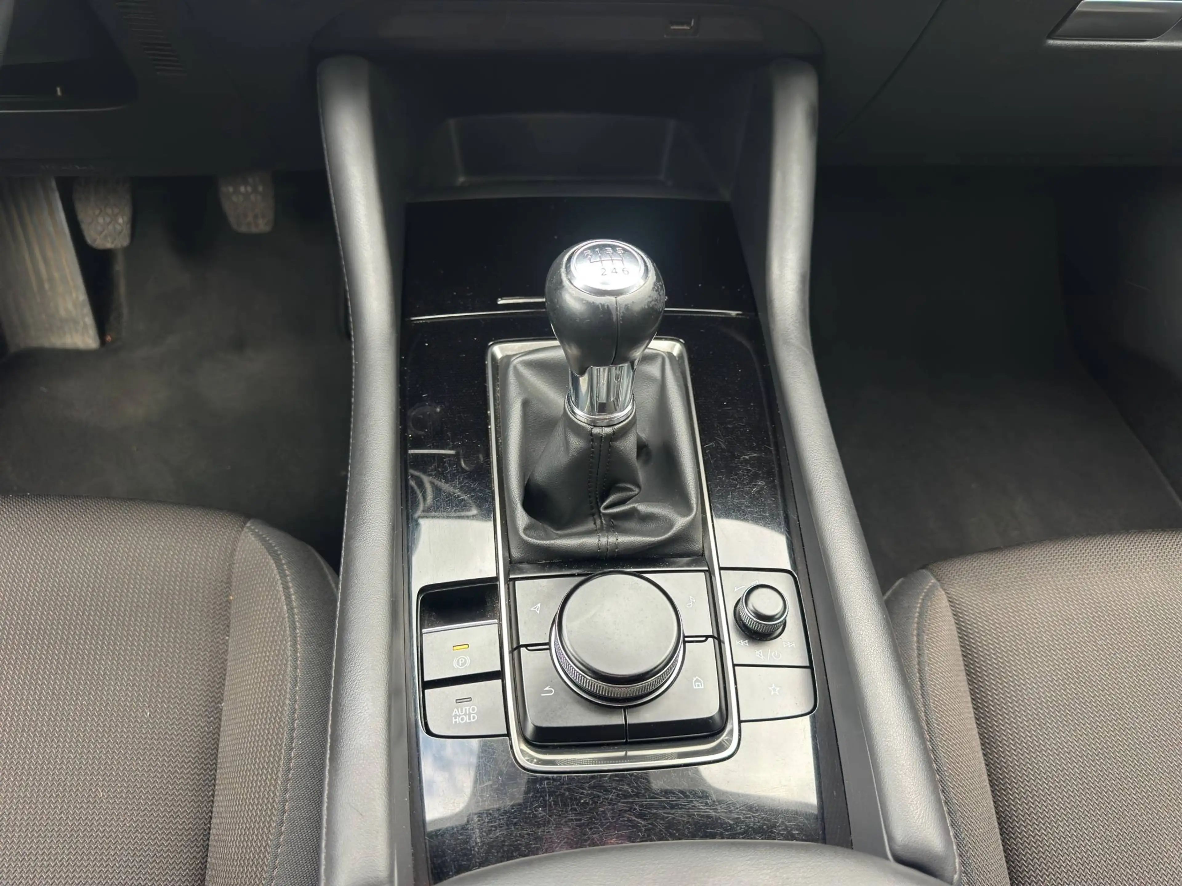 Mazda 3 4-trg. Selection BOSE KMRA NAVI LED — photo 14