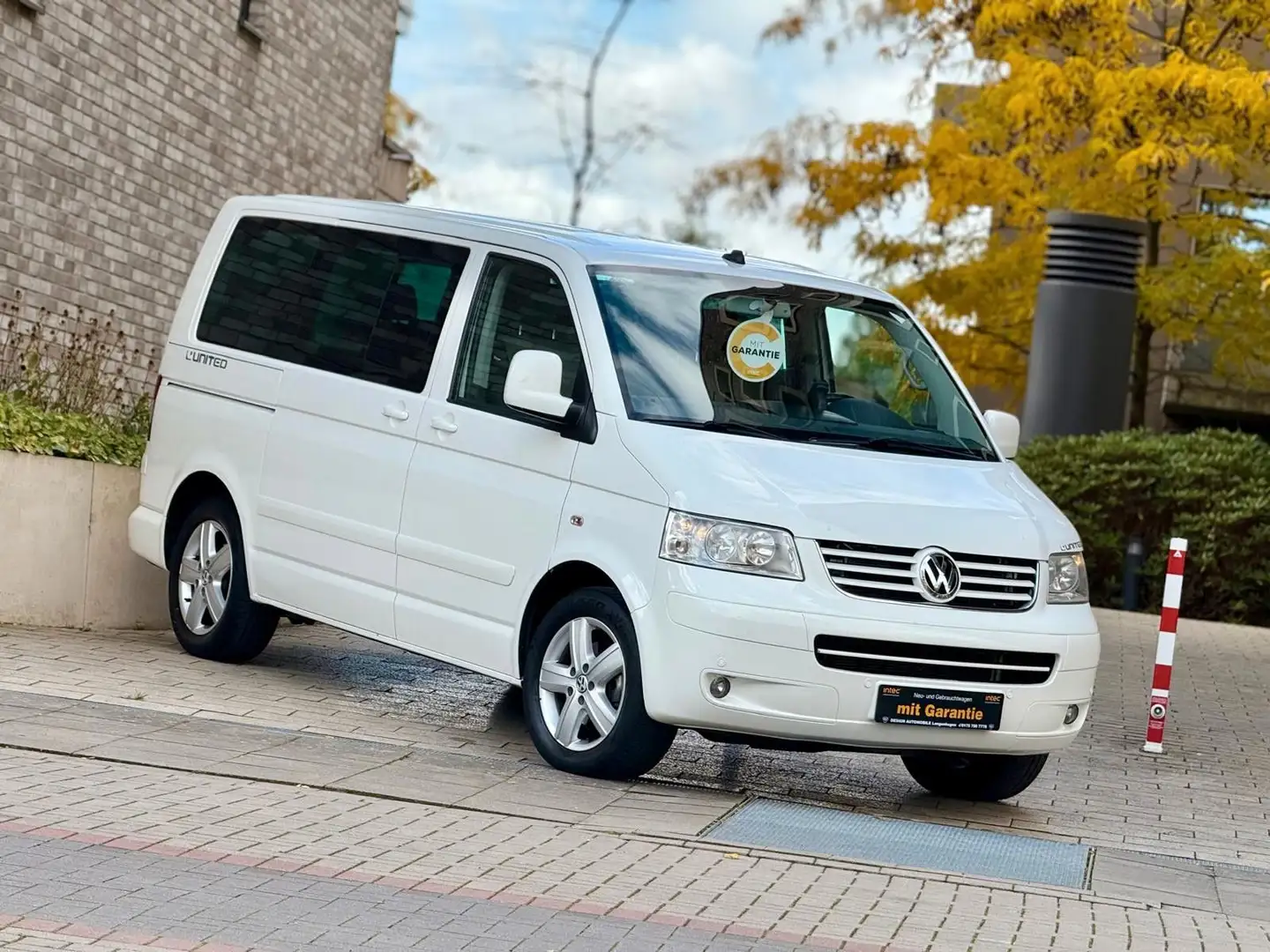 Volkswagen T5 Multivan United|Navi|7-Sitzer|Ahk|Shz|Tisch Blanc - 2