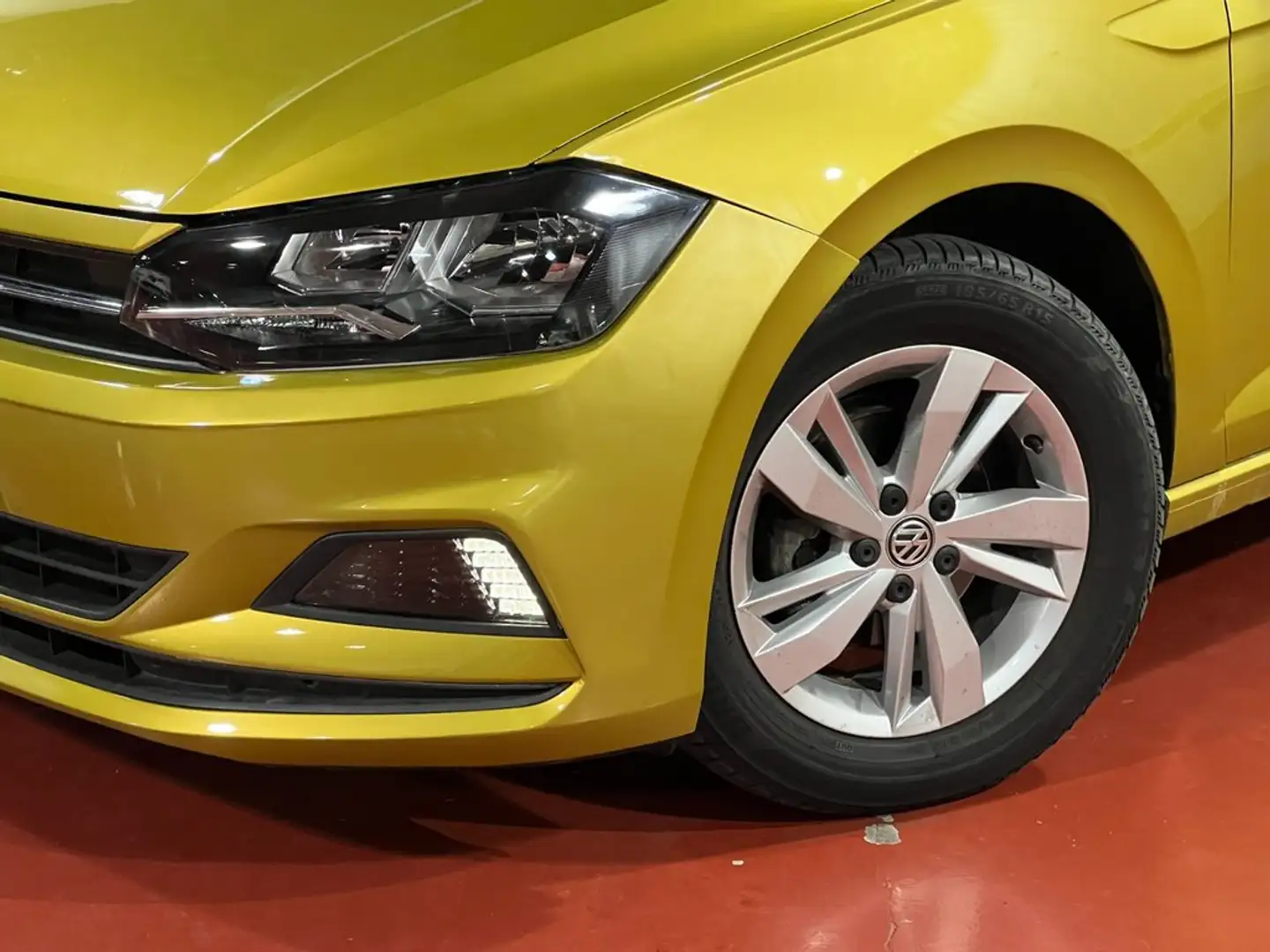 Volkswagen Polo Sport 1.0 TSI 70kW (95CV) DSG Amarillo - 2