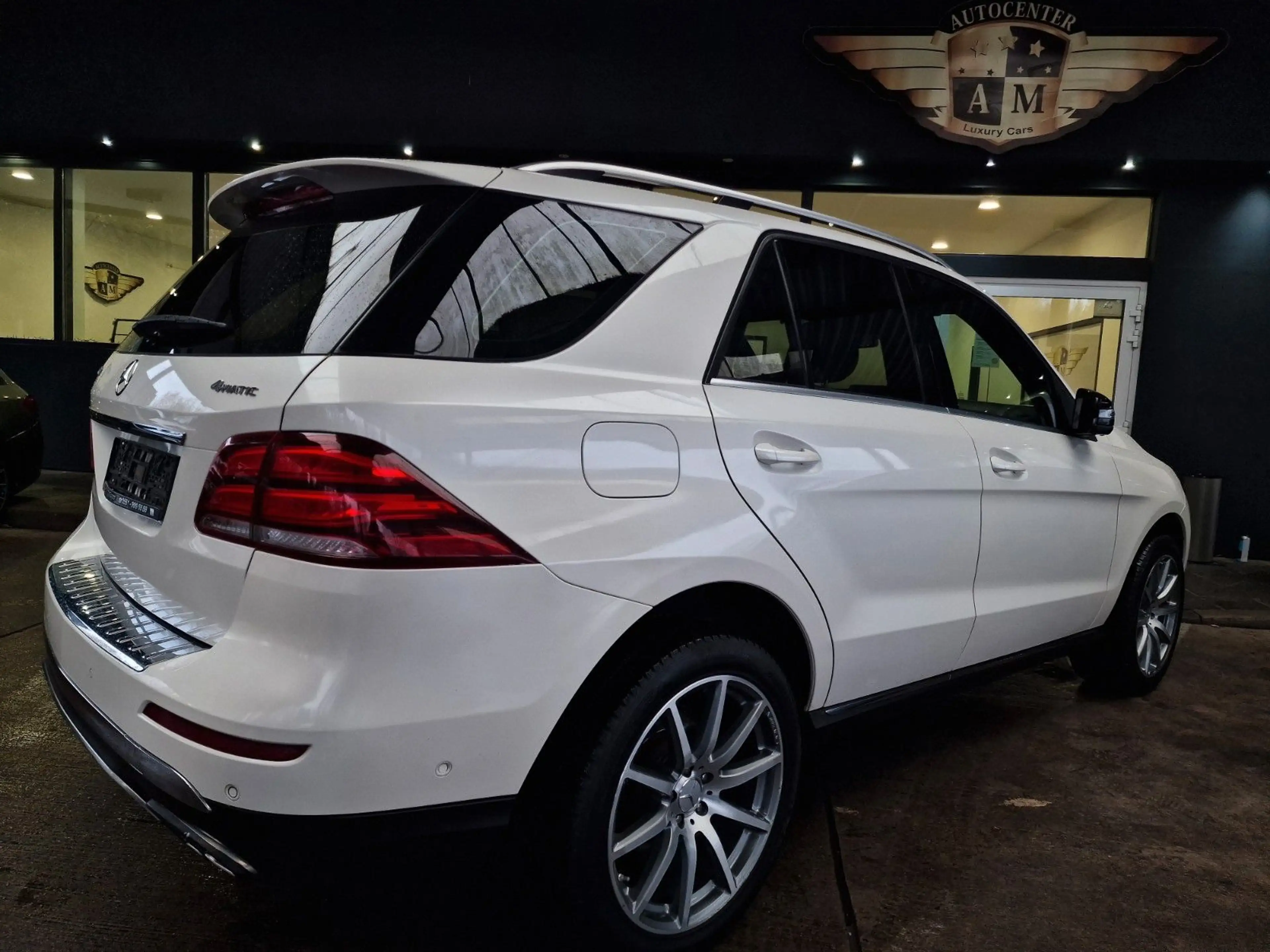 Mercedes-Benz GLE 350 d 4Matic Panorama/LEDER/AHK/Designo/20" — photo 9