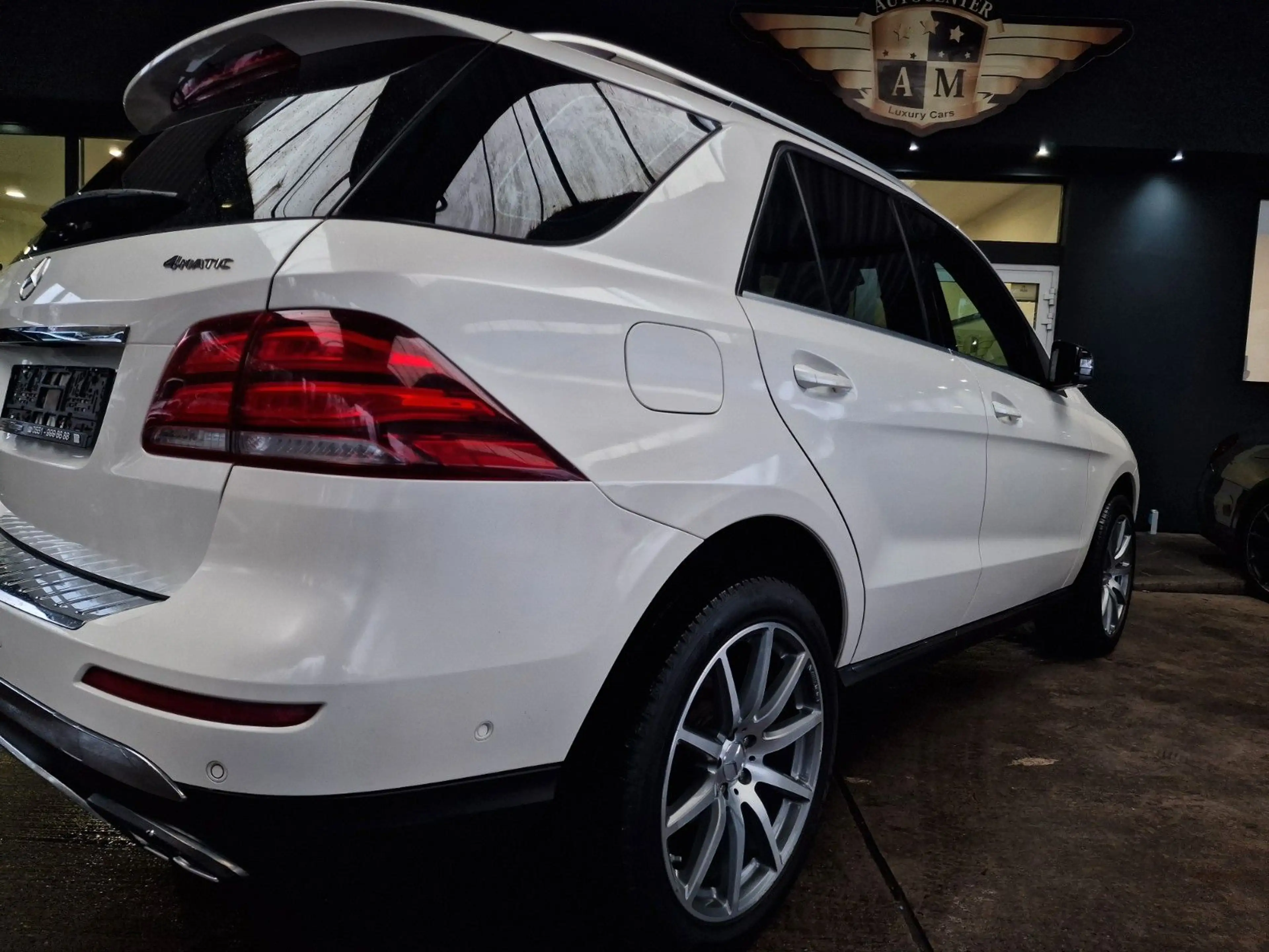Mercedes-Benz GLE 350 d 4Matic Panorama/LEDER/AHK/Designo/20" — photo 13