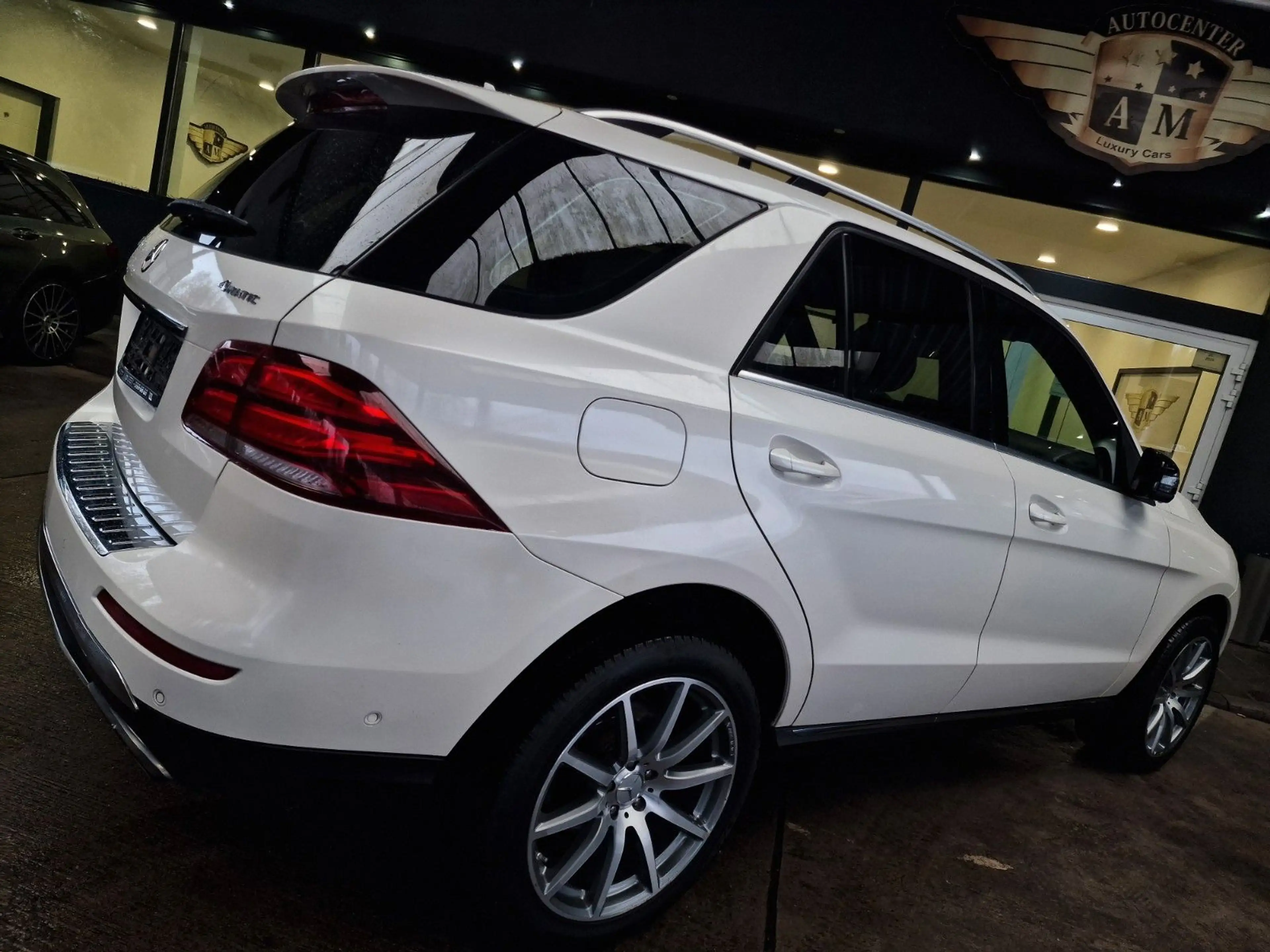 Mercedes-Benz GLE 350 d 4Matic Panorama/LEDER/AHK/Designo/20" — photo 12