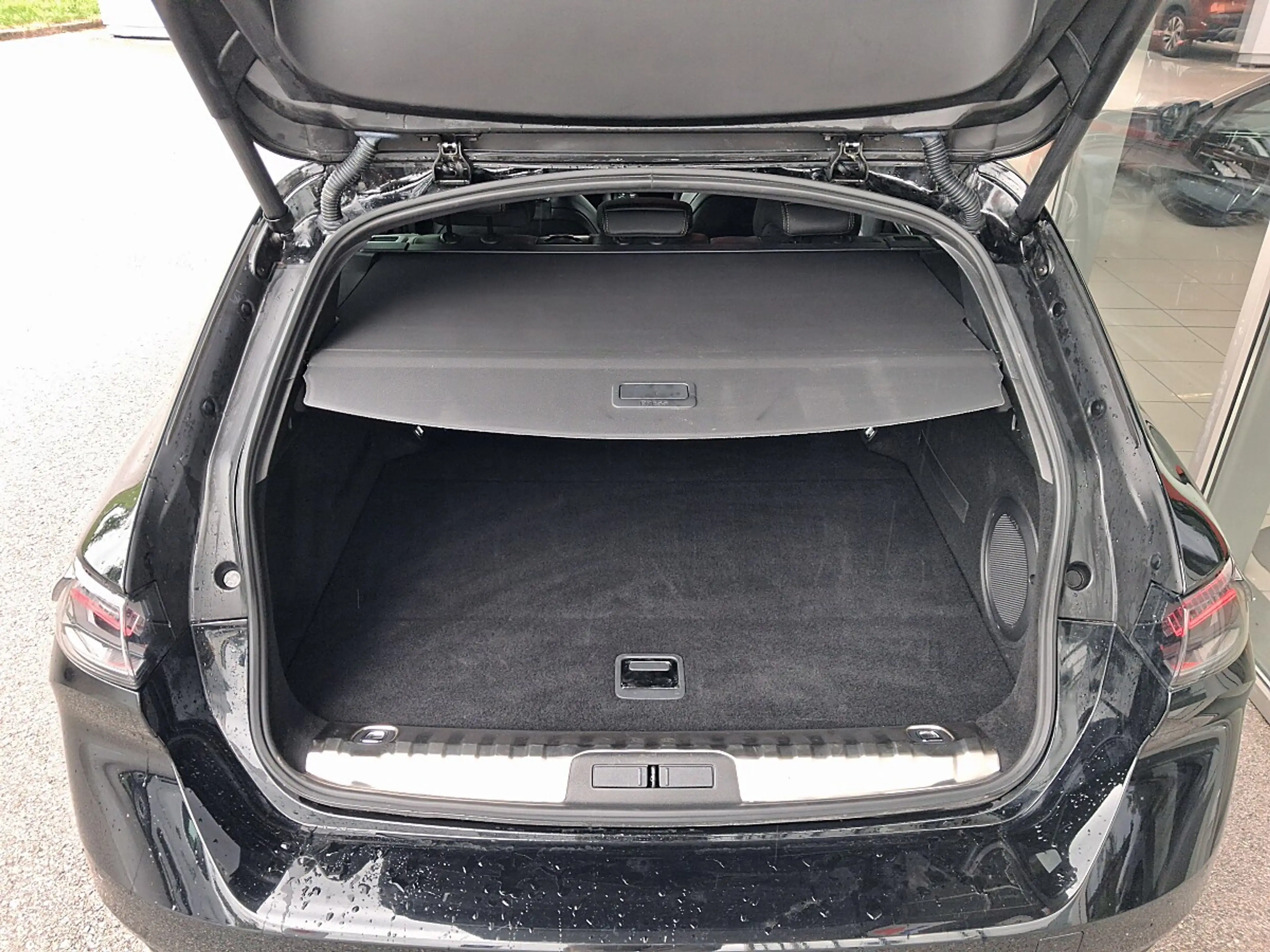Peugeot 508 SW Hybrid 225 PHEV e-EAT8 Allure Aut. — photo 6