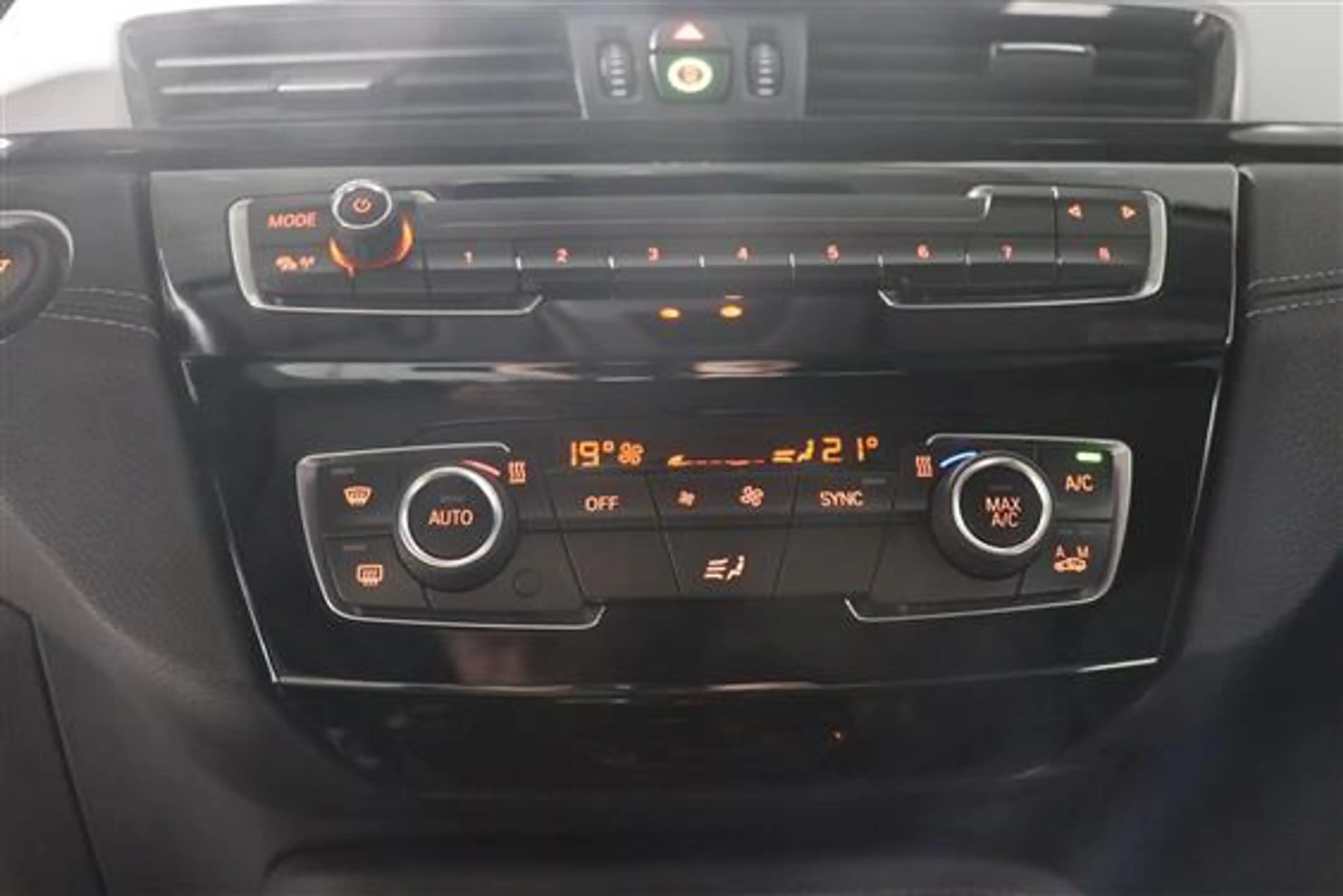 BMW X2 SDRIVE18I — photo 15