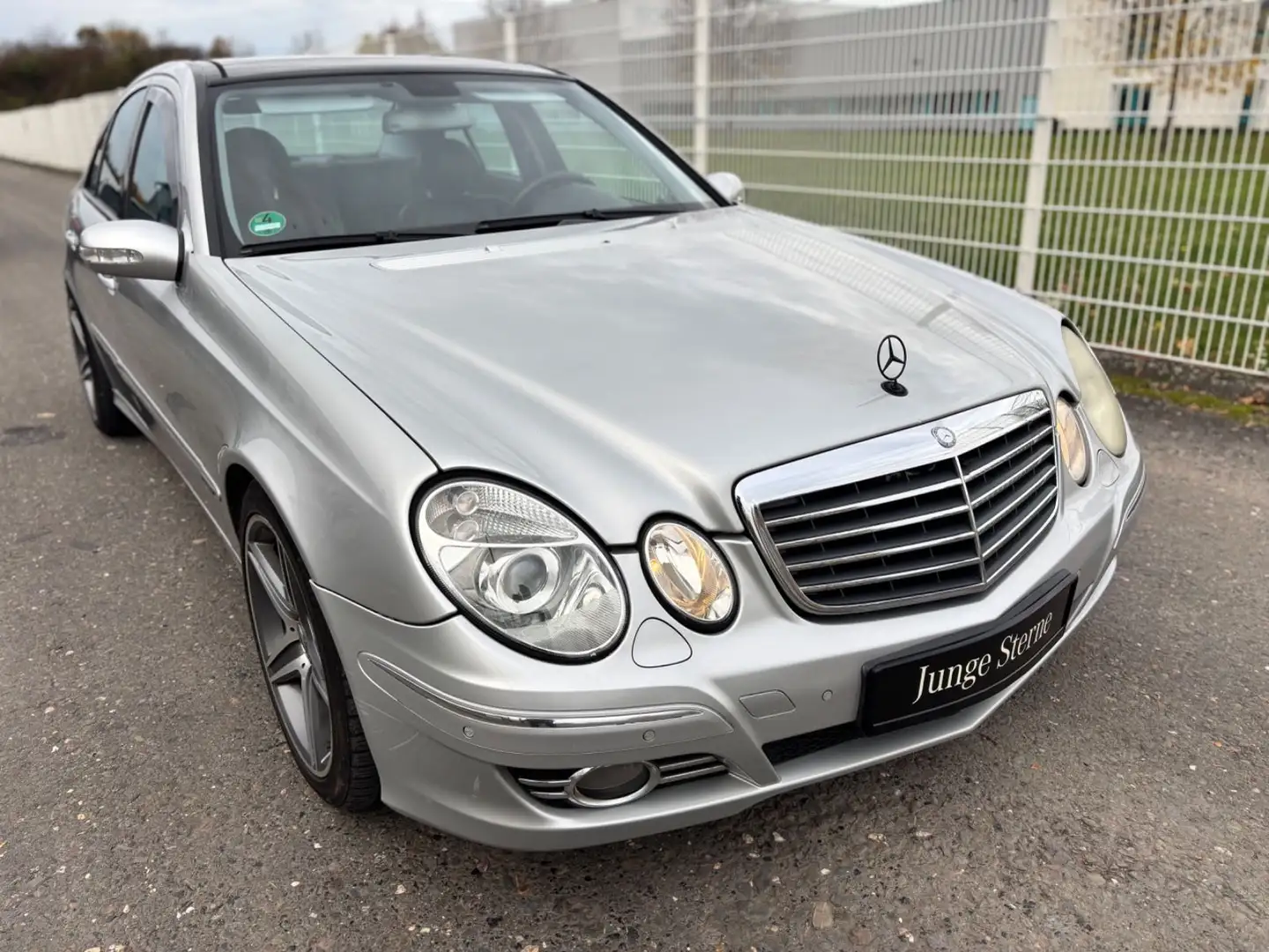 Mercedes-Benz E 50 AMG E-500 Navi+/Leder/H-K/Panorama/Gasanlage-Prins Silber - 1