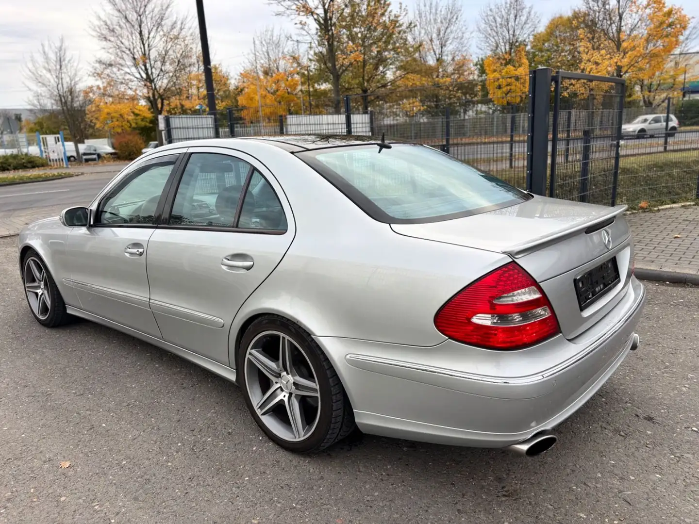 Mercedes-Benz E 50 AMG E-500 Navi+/Leder/H-K/Panorama/Gasanlage-Prins Silber - 2