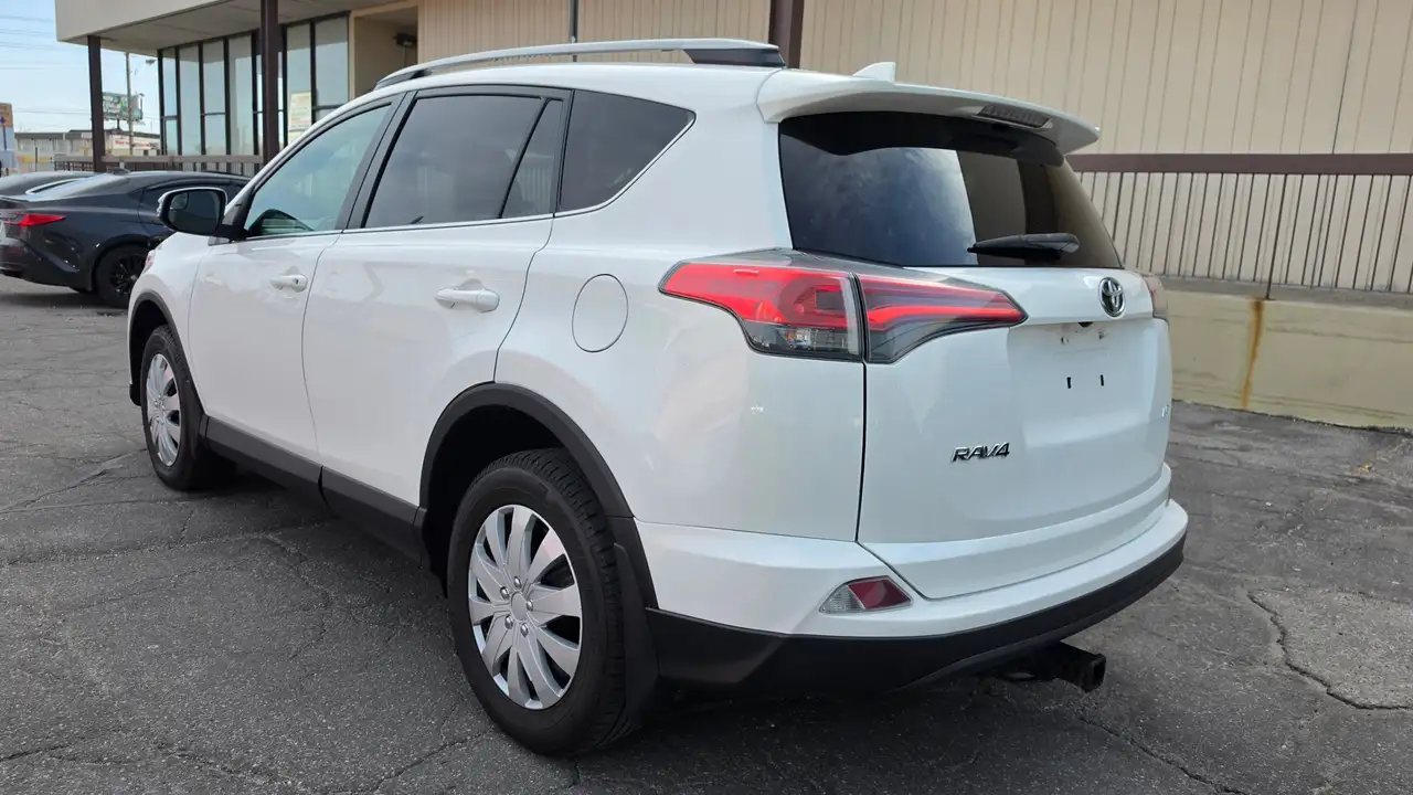 Toyota RAV 4 снимка Toyota RAV 4
