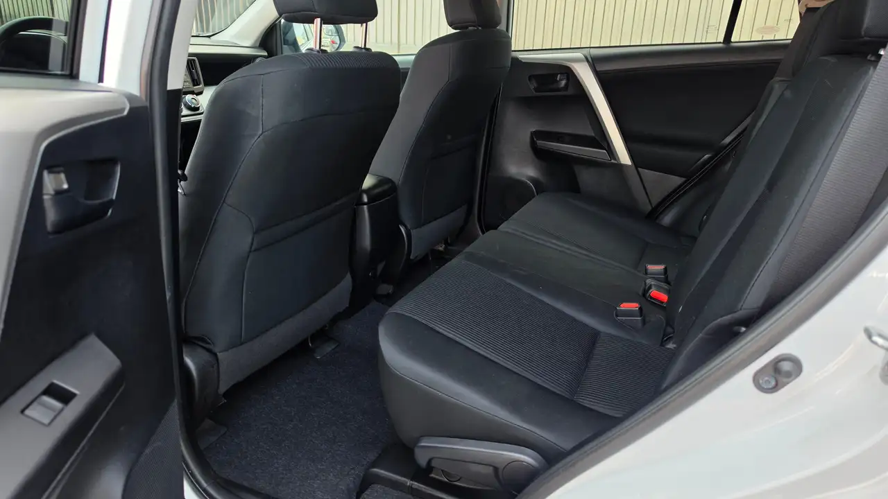 Toyota RAV 4 снимка Toyota RAV 4