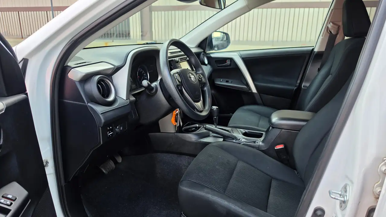 Toyota RAV 4 снимка Toyota RAV 4