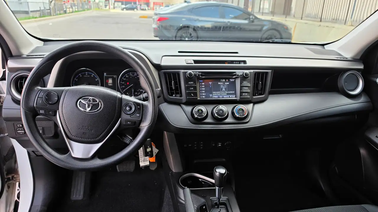 Toyota RAV 4 снимка Toyota RAV 4