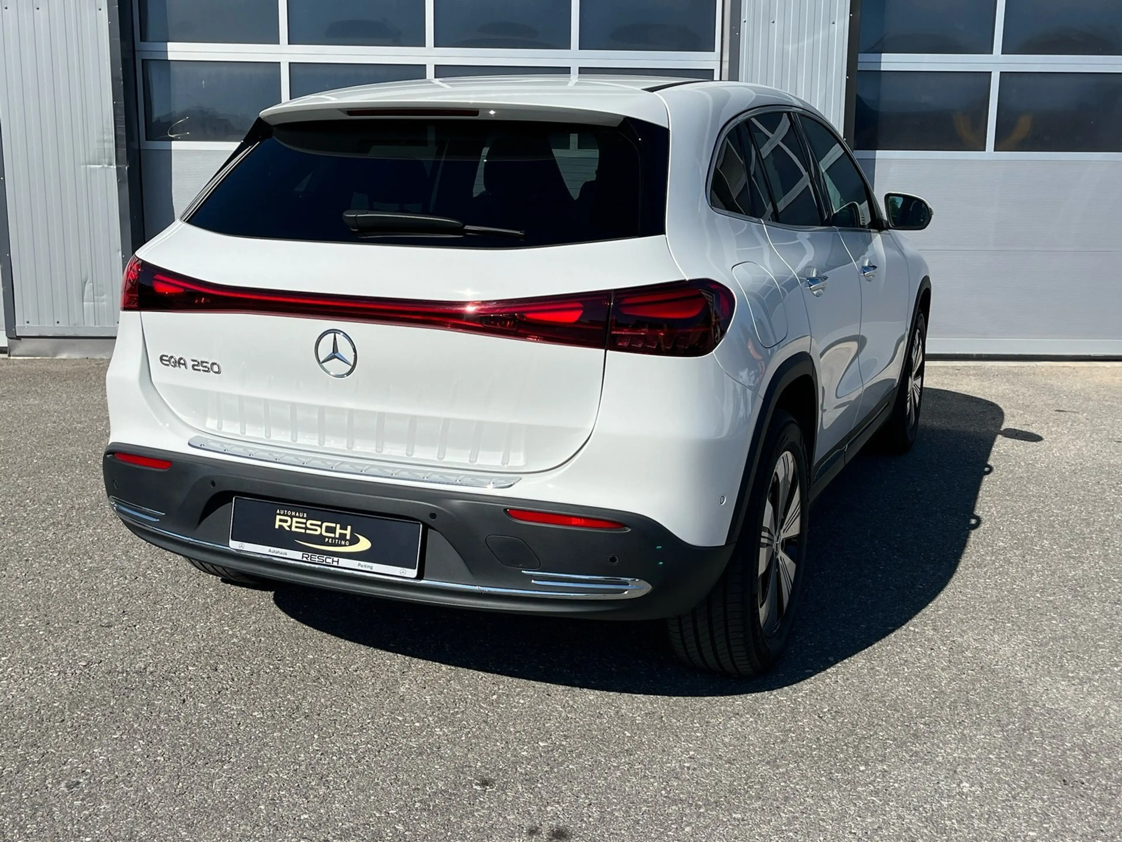 Mercedes-Benz EQA 250 Progressive Adv.+/Fahrassist/360°/Memory — photo 3