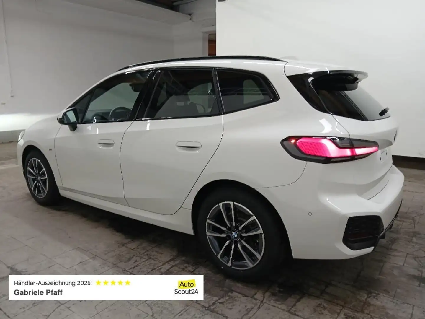BMW 218 i Active Tourer M Sport*RFK*SH*Parkassist*DAB*LED Weiß - 2