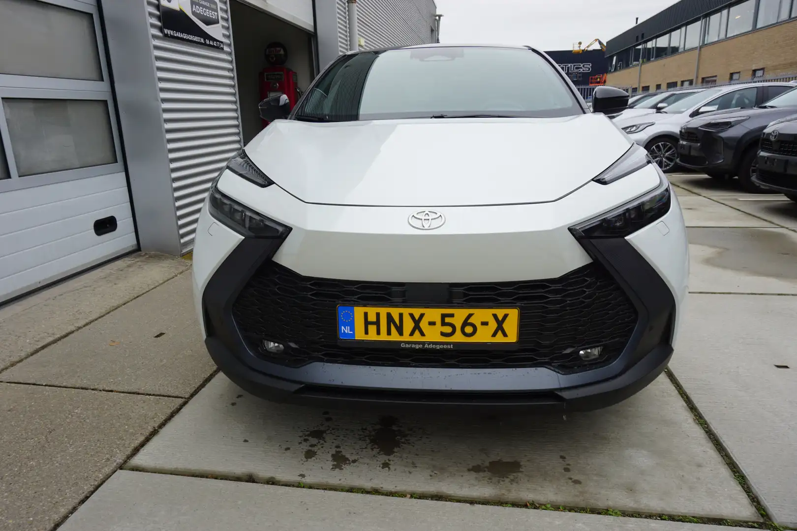 Toyota C-HR 2.0 Plug-in Hybrid 220 Dynamic Bi-Tone |Navi|Carpl Wit - 2