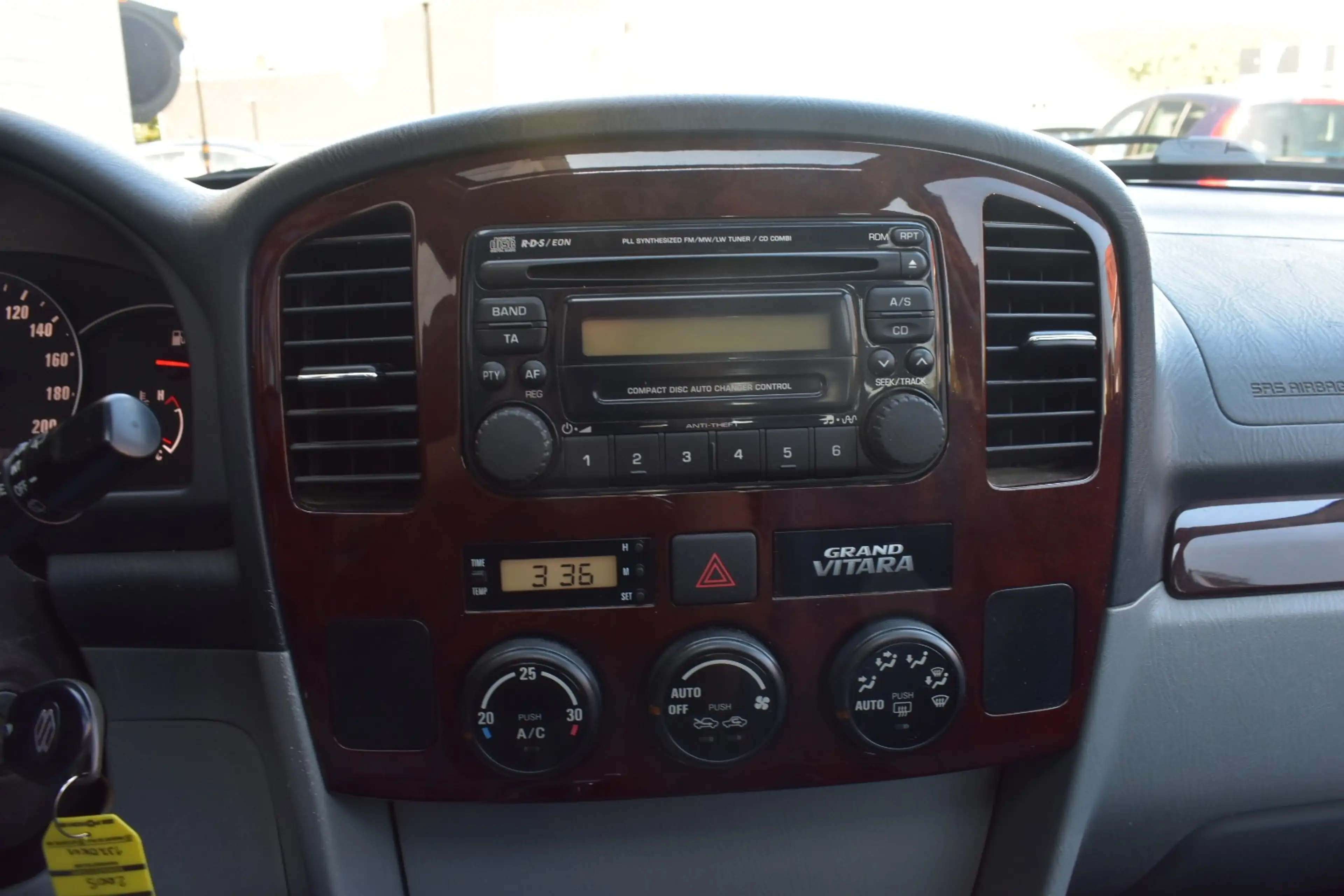 Suzuki Grand Vitara XL-7 2.7i V6 Topstaat / 1e Eig / Opendak / Leder / Verw Zetels / Trekhaak / Garantie — photo 9