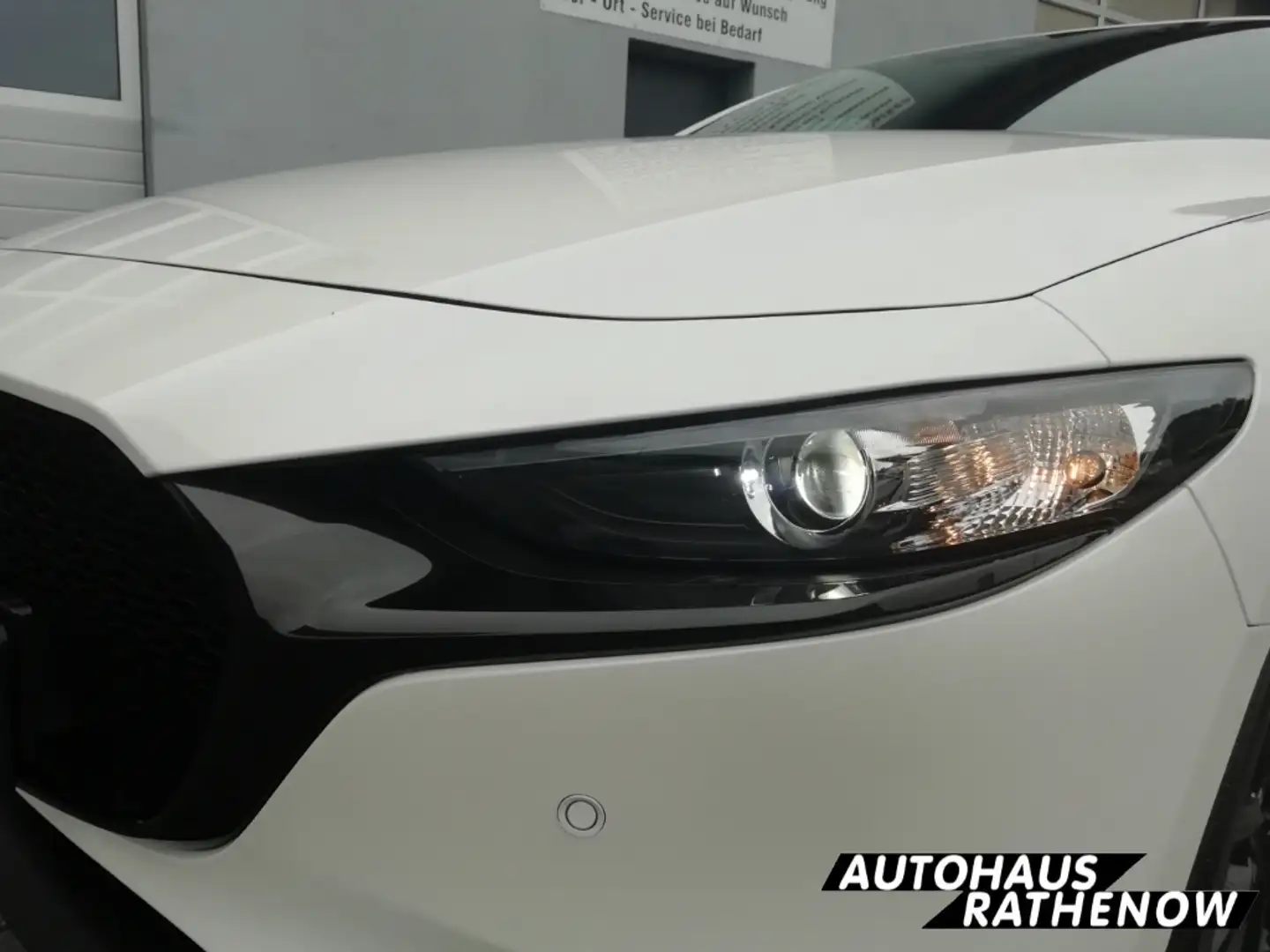 Mazda 3 Homura Black & White Edition SKYACTIV-G 2.0 M-Hybr Weiß - 2